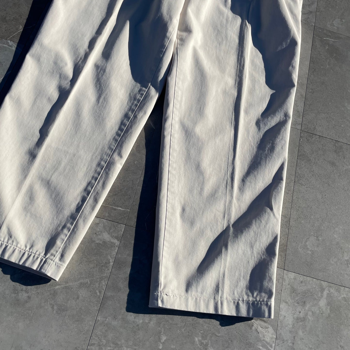 90s Bill Blass Two-Tuck Pleated Off-White/Cream Chino Pants KiiChain Clothing