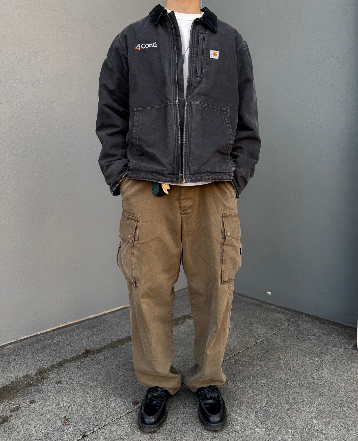 00s Carhartt Conti Faded Black Work Jacket KiiChain Clothing