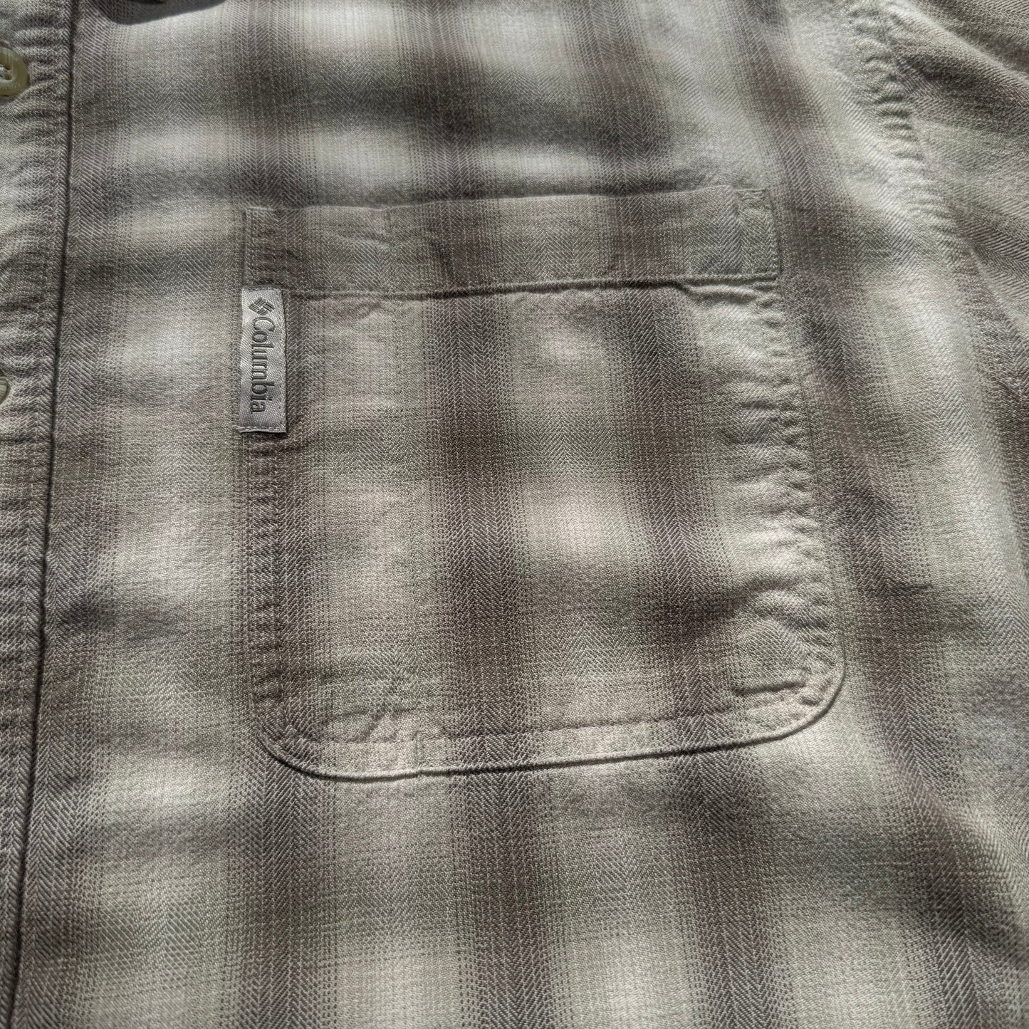 00s Columbia Cream/Beige Shadow Checkered Shirt KiiChain Clothing