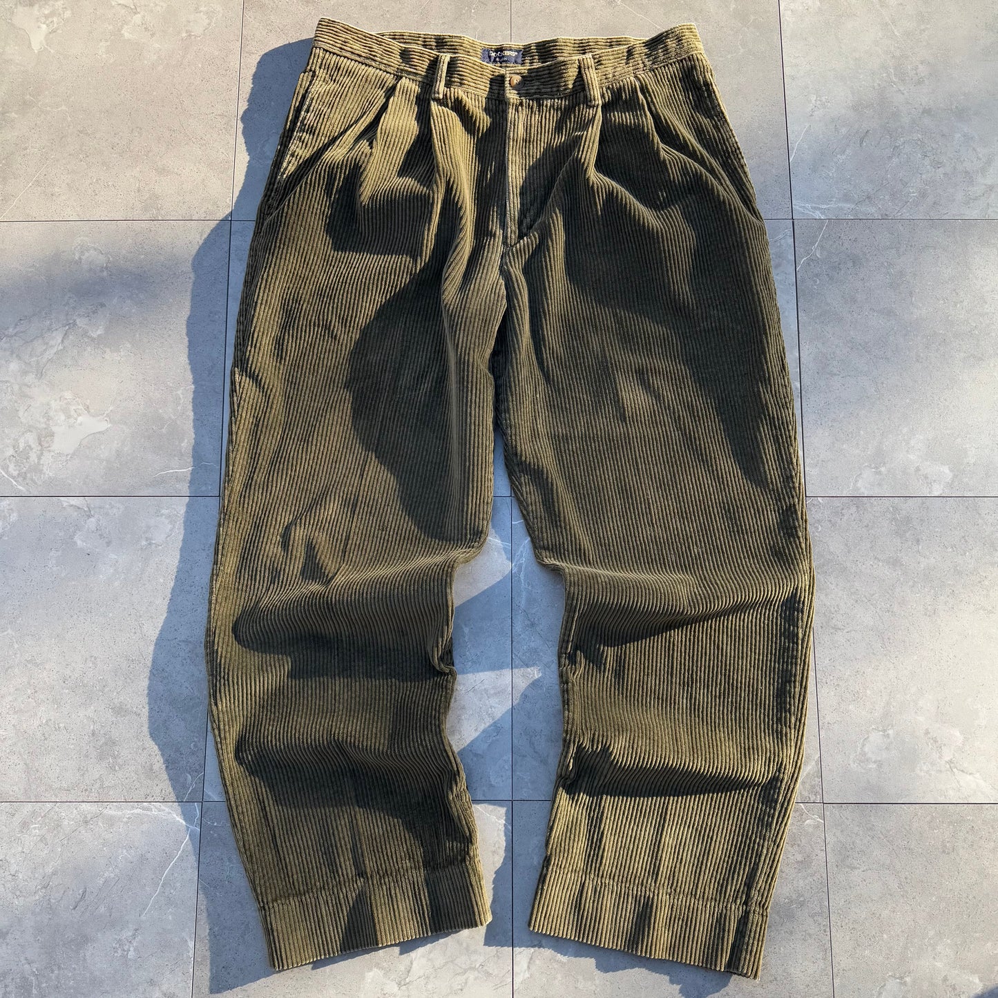 90s Dockers Olive Green Pleated Corduroy Pants 36x29 KiiChain Clothing