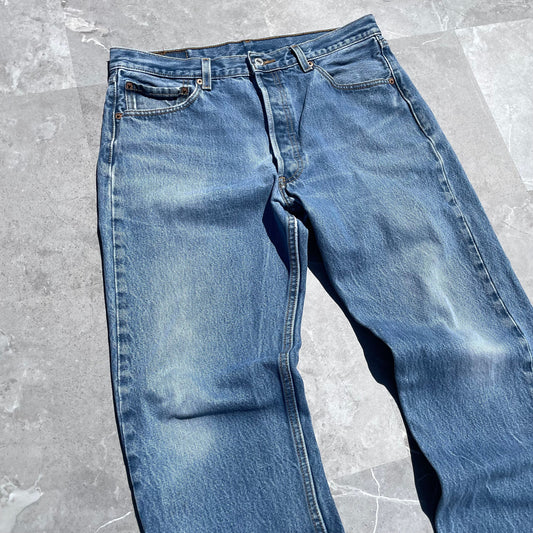 00s Levi’s 501XX 35x30 KiiChain Clothing