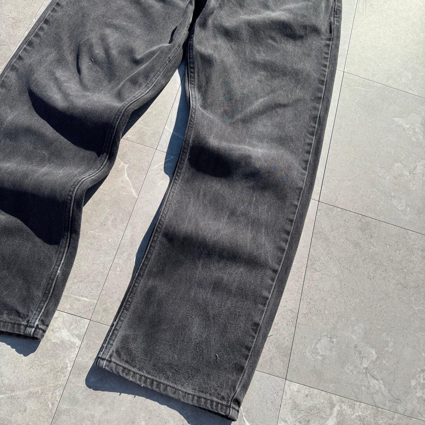 00s Tommy Hilfiger Black Straight Denim 36x30 KiiChain Clothing