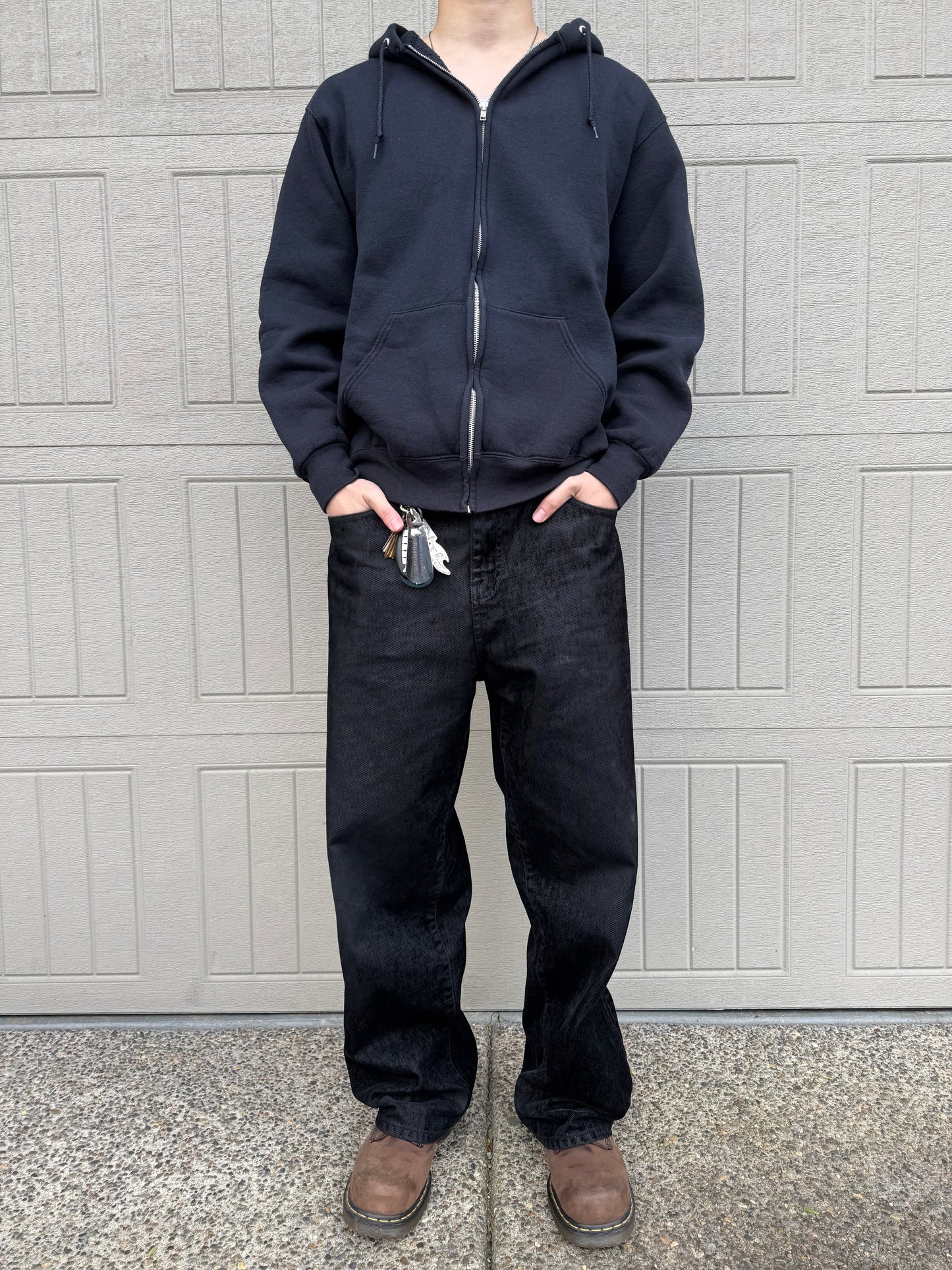 00s Russell Athletic Black Zip-Up Sweatshirt KiiChain Clothing