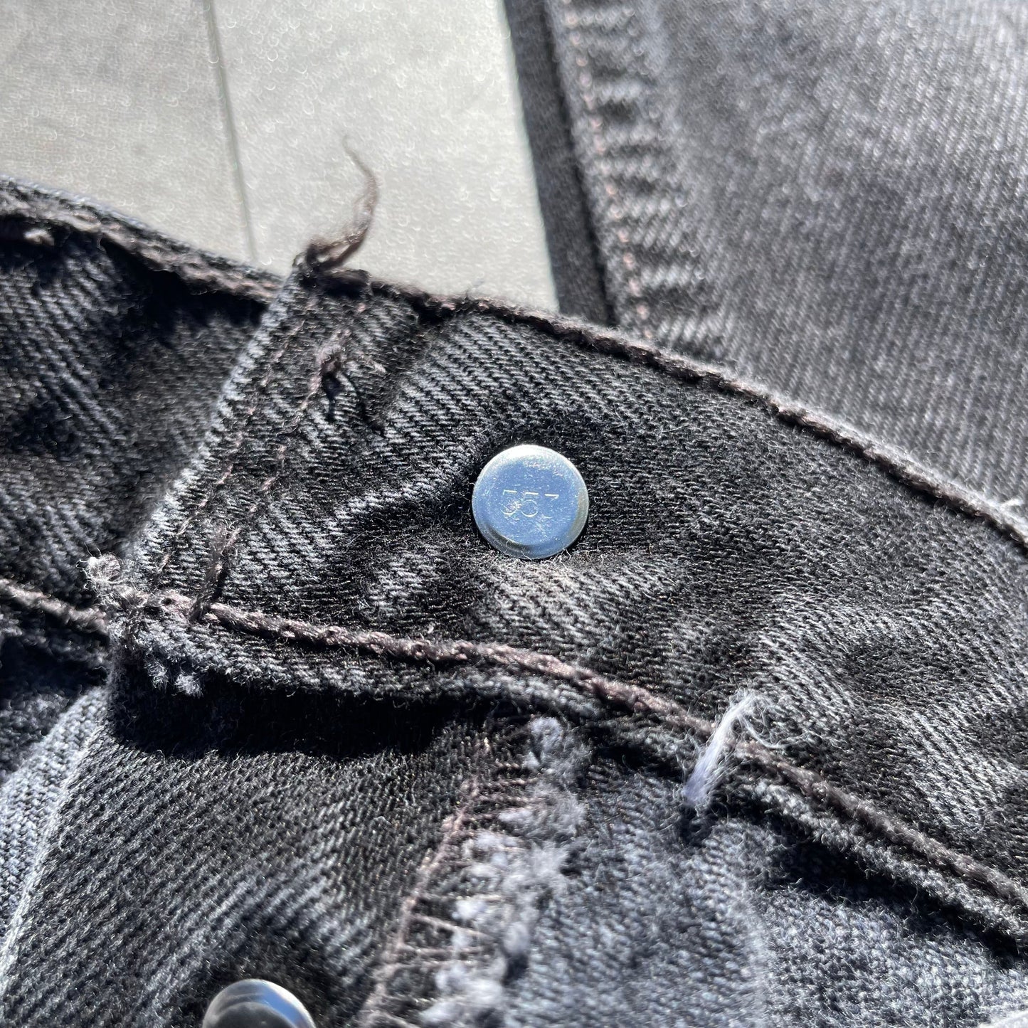 90s Levi's 501 Made in USA Black Denim 34x30 KiiChain Clothing