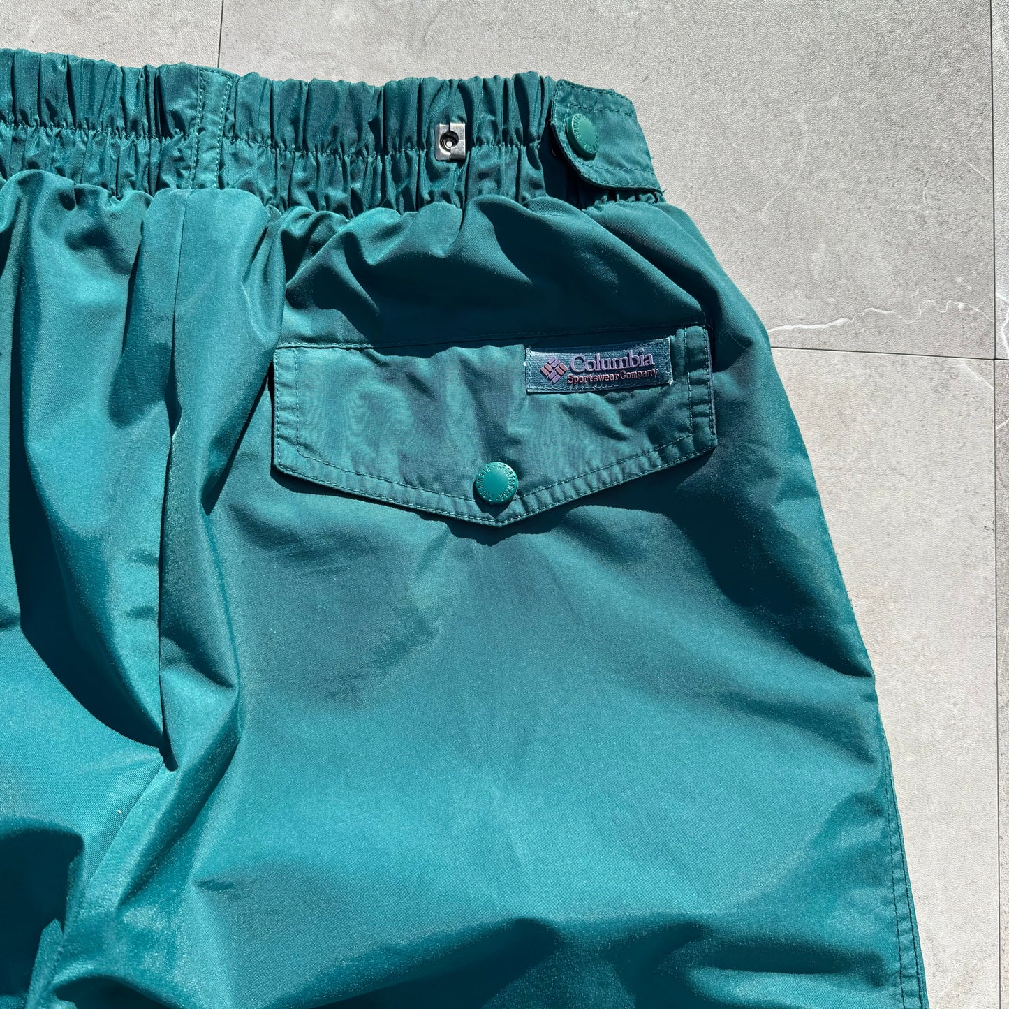 90s Columbia Nylon Pants Size M KiiChain Clothing