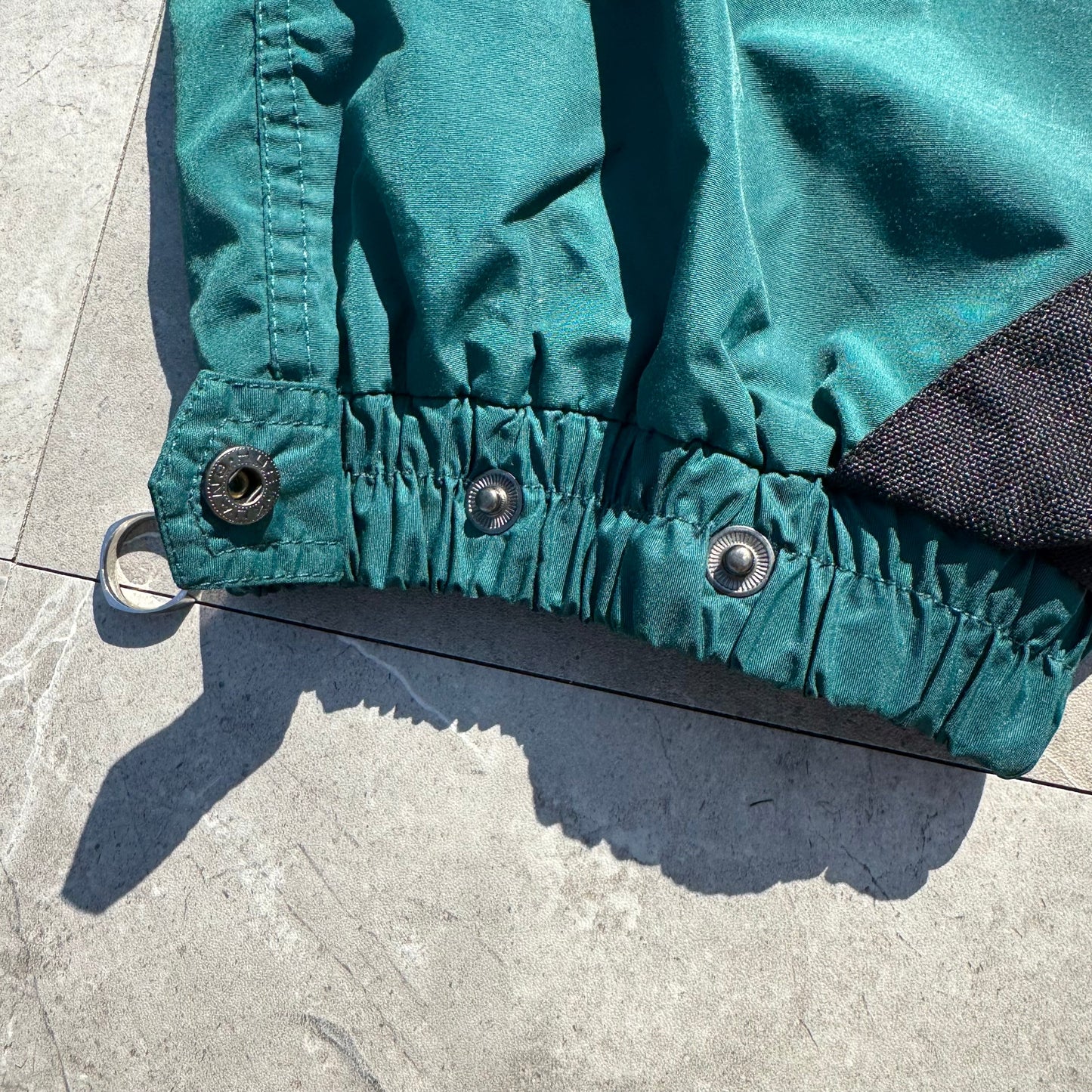 90s Columbia Nylon Pants Size M KiiChain Clothing