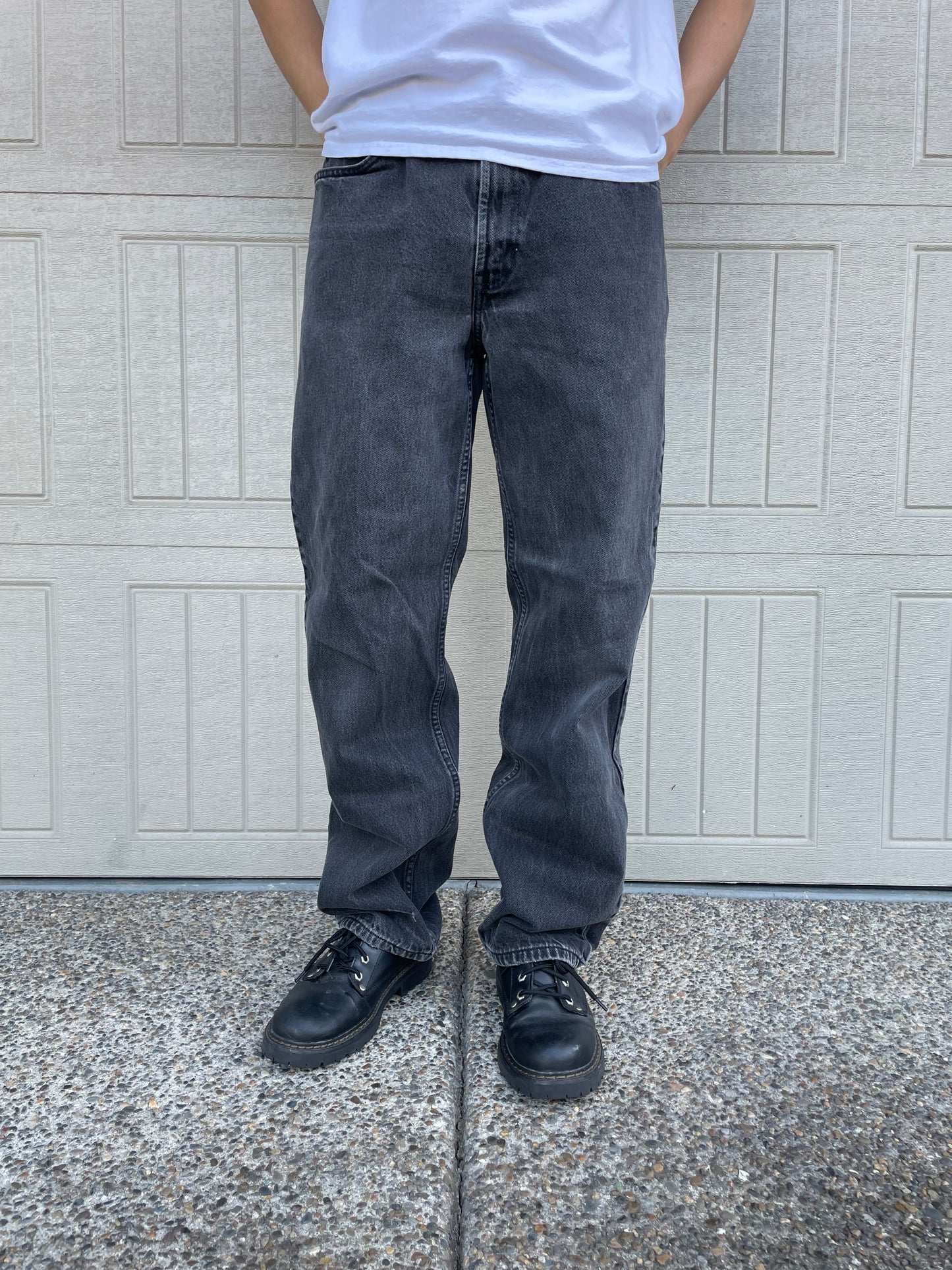 90s-00s Old Navy Loose Straight Fit Black Denim 33x34 KiiChain Clothing
