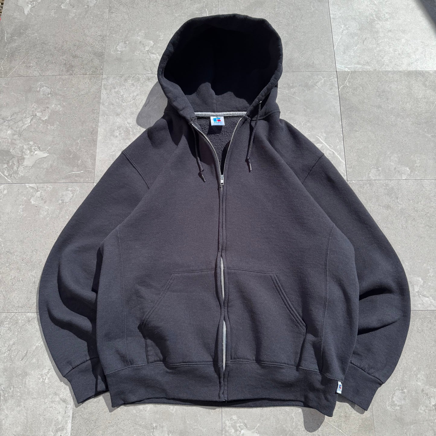00s Russell Athletic Black Zip-Up Sweatshirt KiiChain Clothing