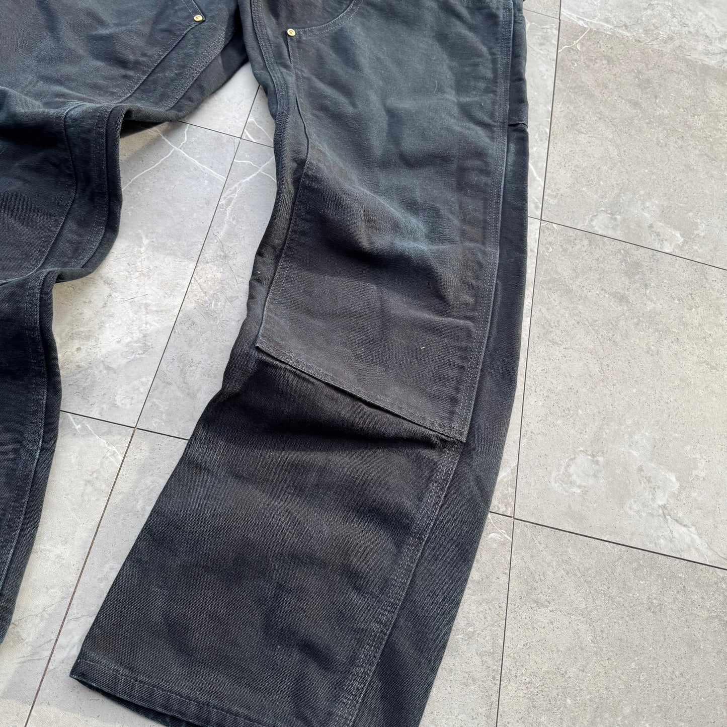 90s Carhartt Made in USA Black Double Knee Work Pants 33x32 KiiChain Clothing