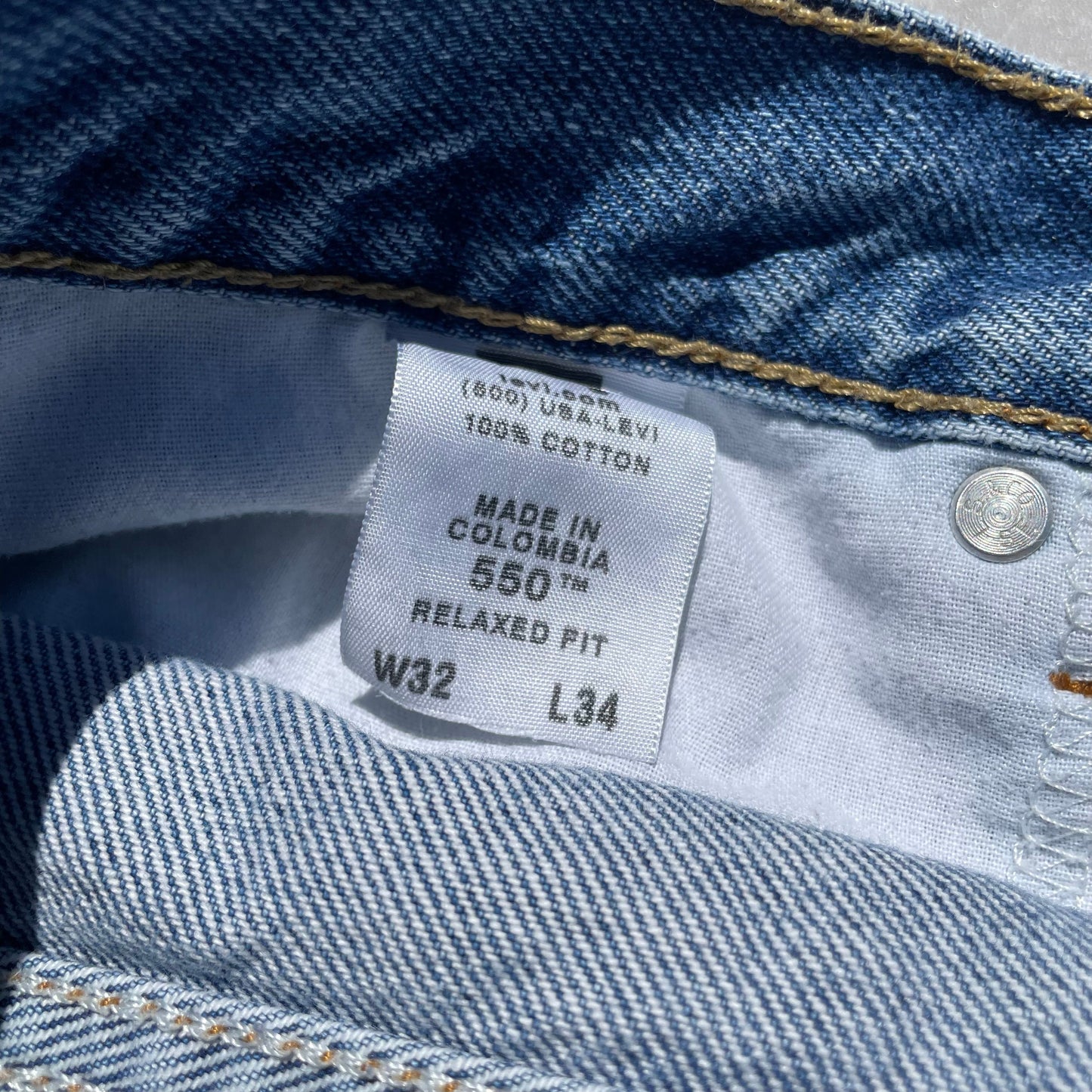 00s Levi’s 550 32x34 KiiChain Clothing