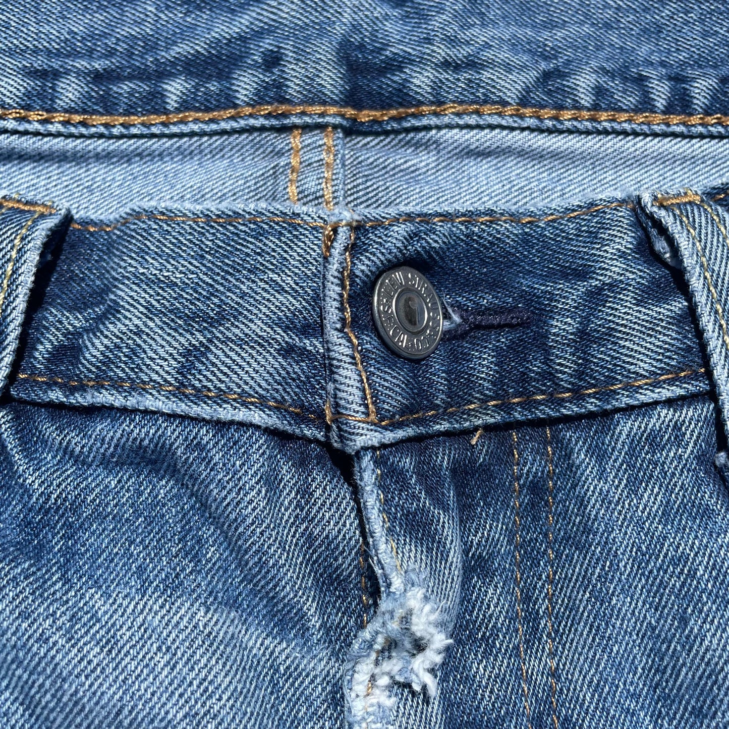 00s Levi’s 550 36x30 KiiChain Clothing