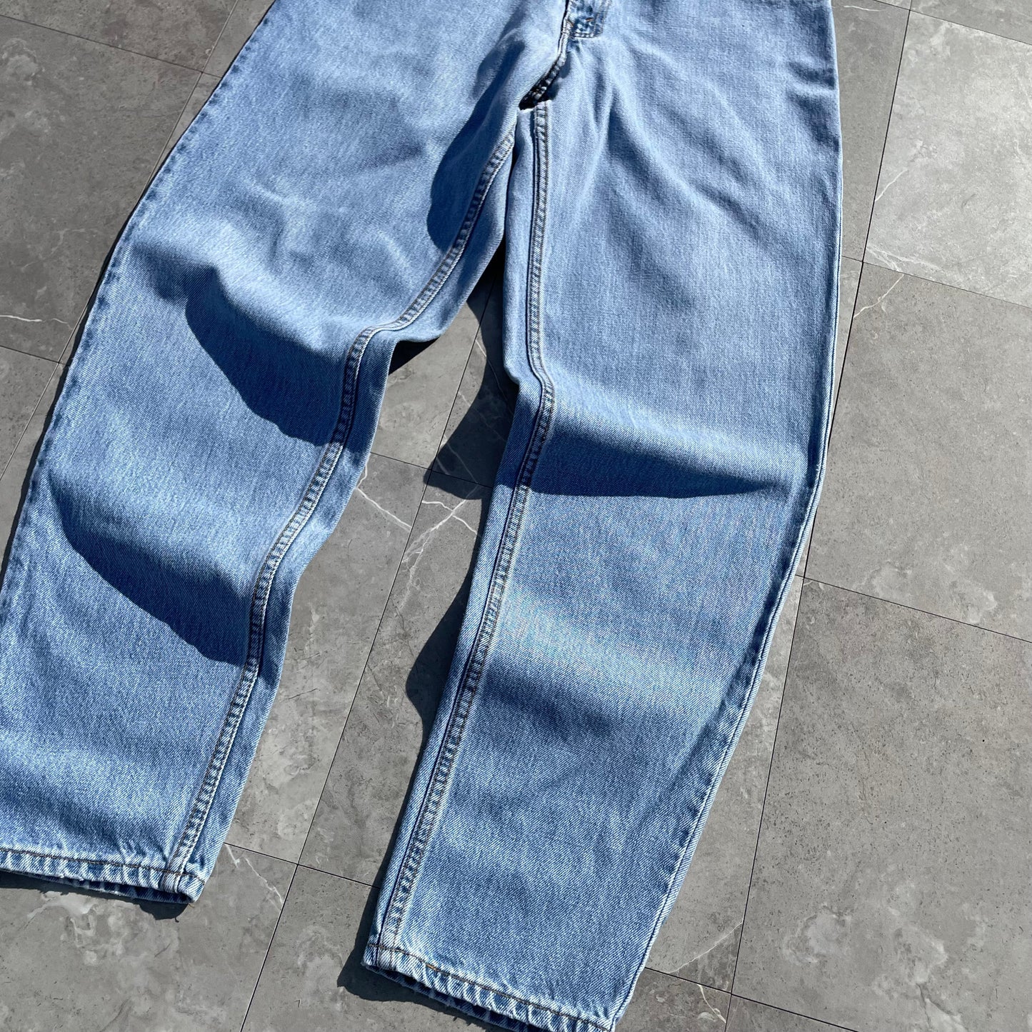 90s Levi's 560 Denim Made in Canada Denim 31x32 KiiChain Clothing