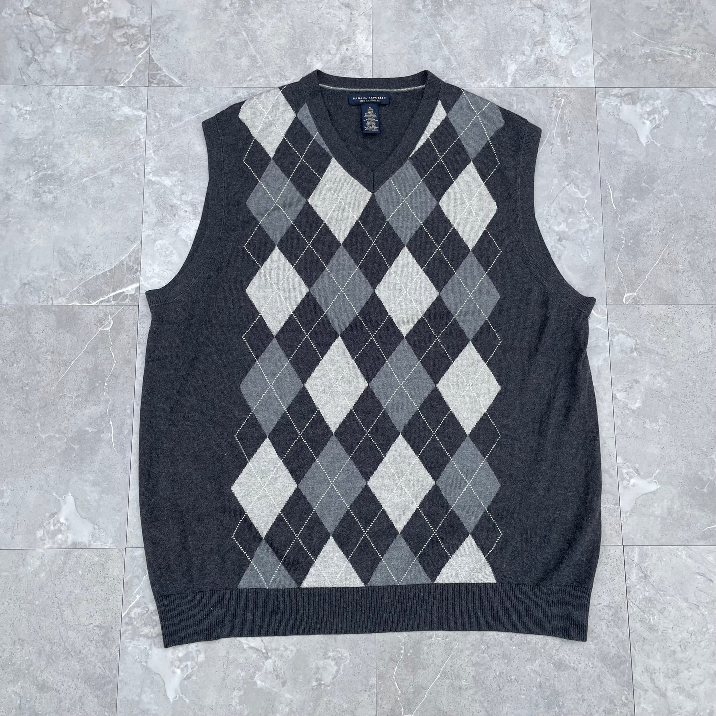 00s Banana Republic Silk Cashmere Argyle Knit Vest KiiChain Clothing