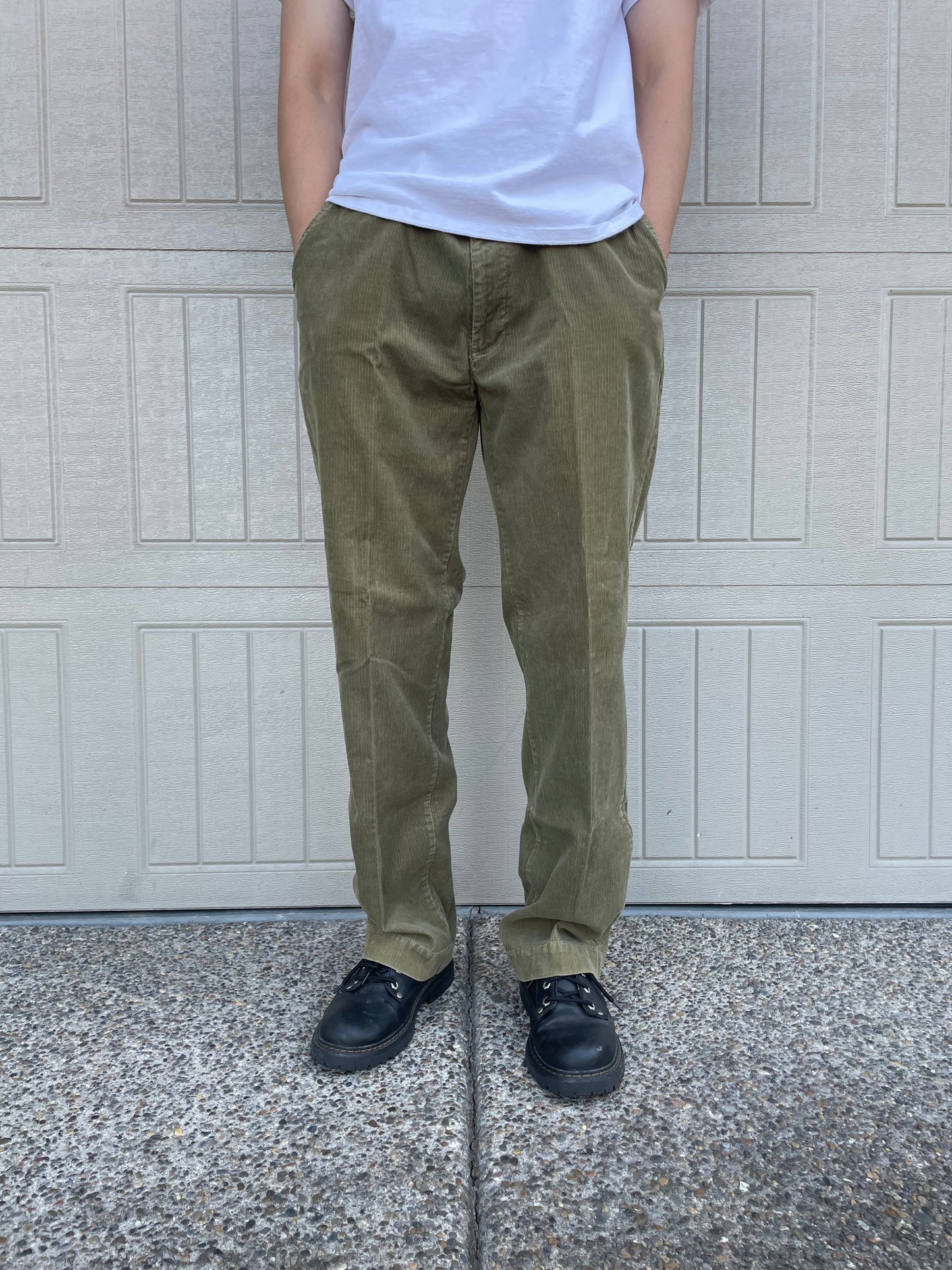 90s-00s Ralph Lauren Pleated Corduroy Pants 36x32 KiiChain Clothing