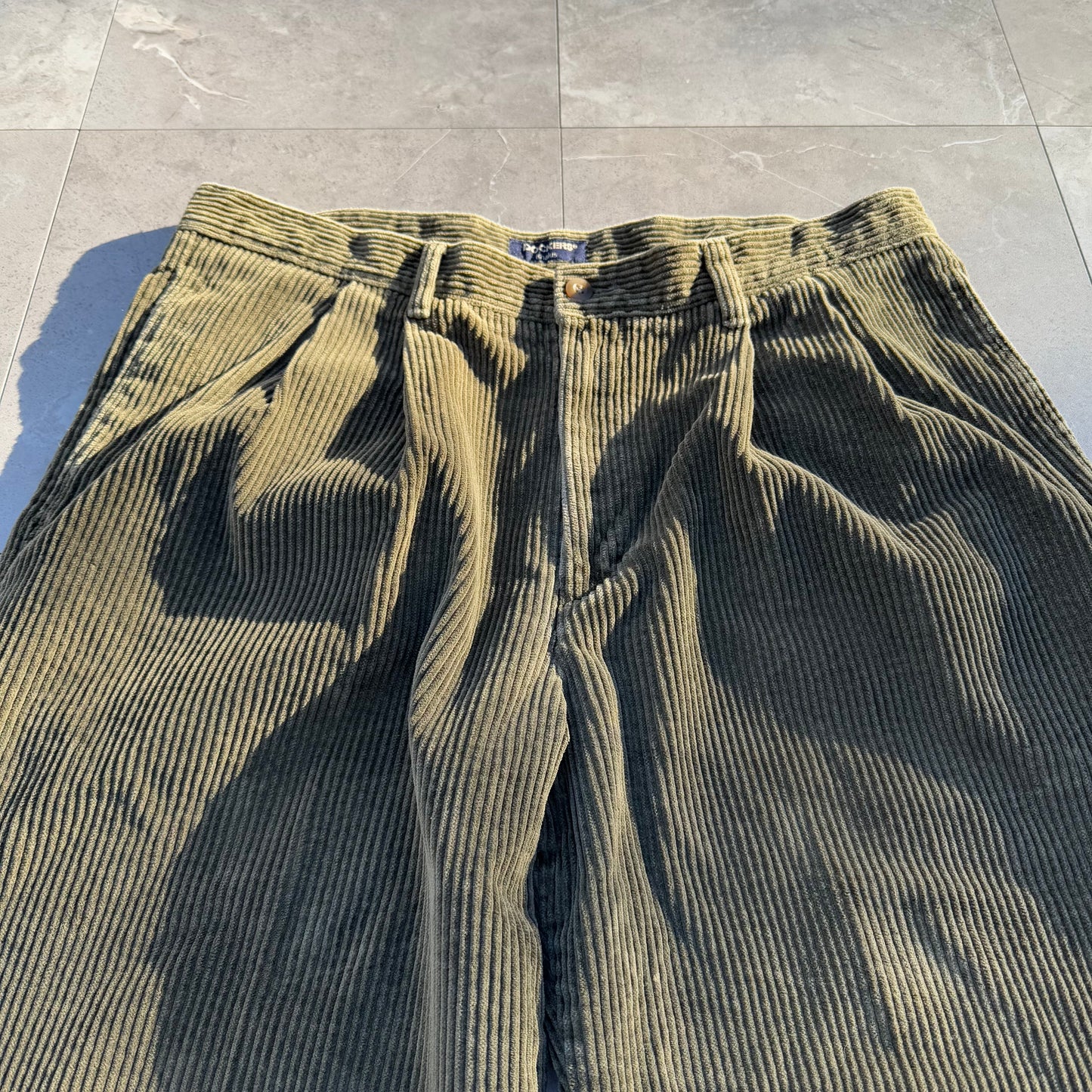 90s Dockers Olive Green Pleated Corduroy Pants 36x29 KiiChain Clothing