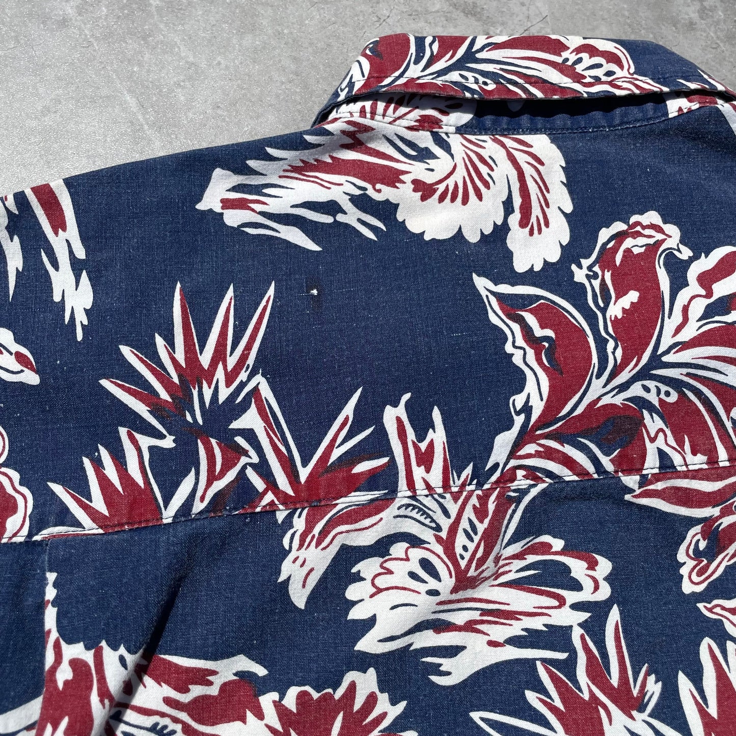 90s-00s US Expedition Faded Floral Hawaiian Shirt KiiChain Clothing