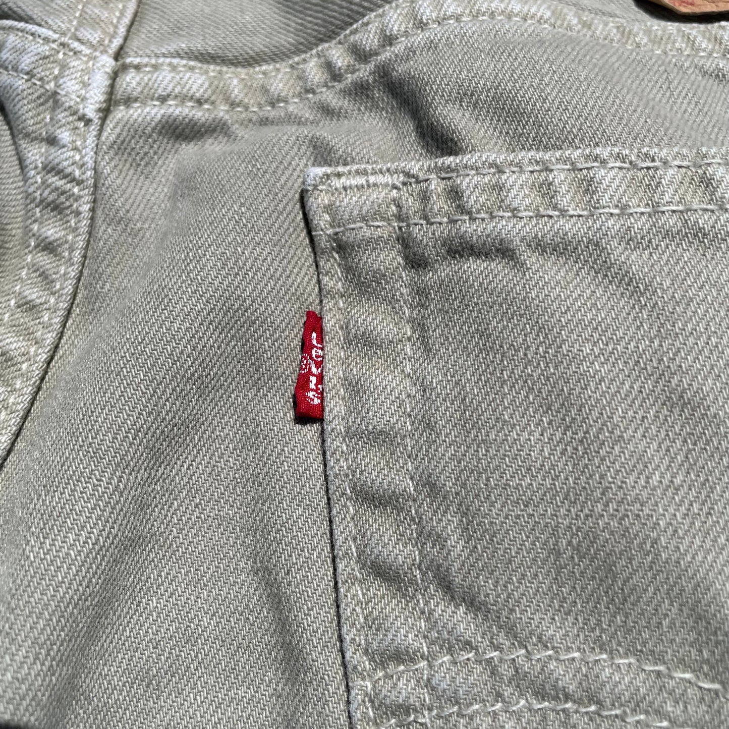 00s Levi’s 505 Light Green Denim 33x30 KiiChain Clothing