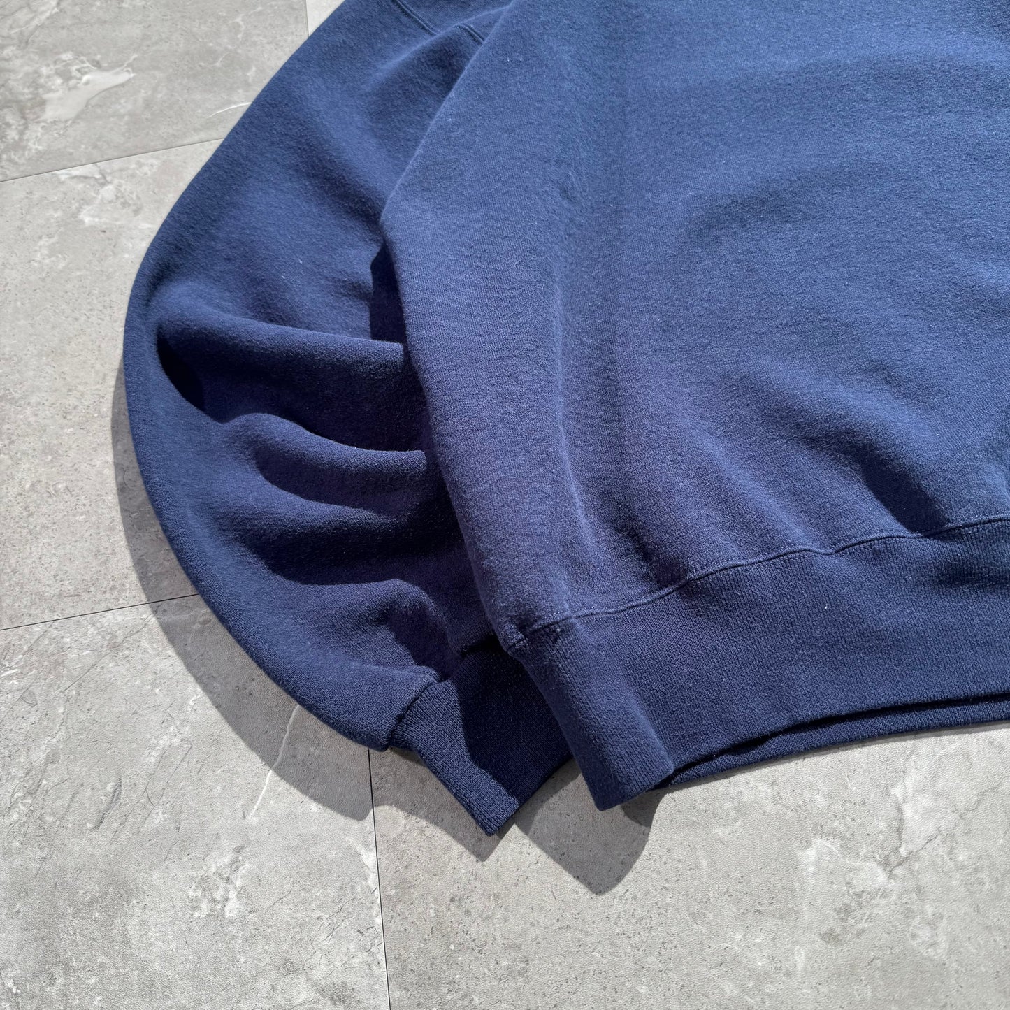 90s Russell Athletic Navy Crewneck Sweatshirt KiiChain Clothing
