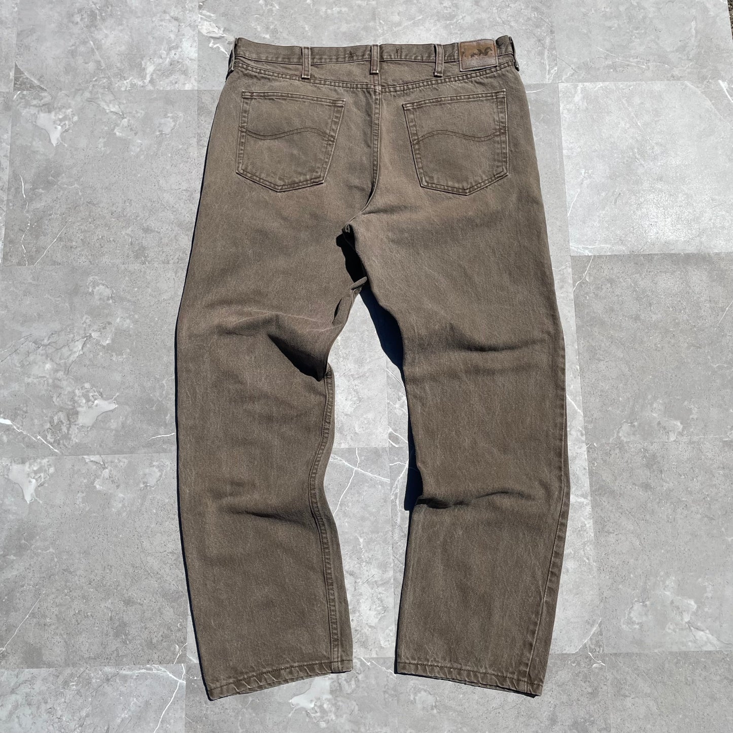 00s Lee Brown Wash Denim 38x32 KiiChain Clothing