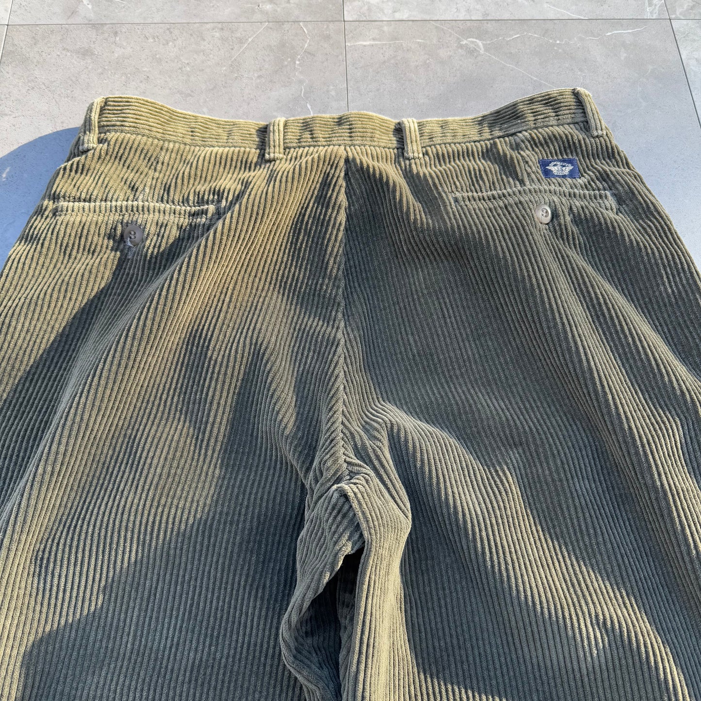 90s Dockers Olive Green Pleated Corduroy Pants 36x29 KiiChain Clothing