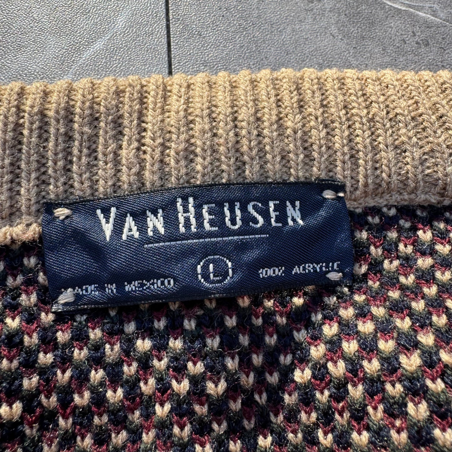 90s Van Heusen Acrylic Design Knit KiiChain Clothing