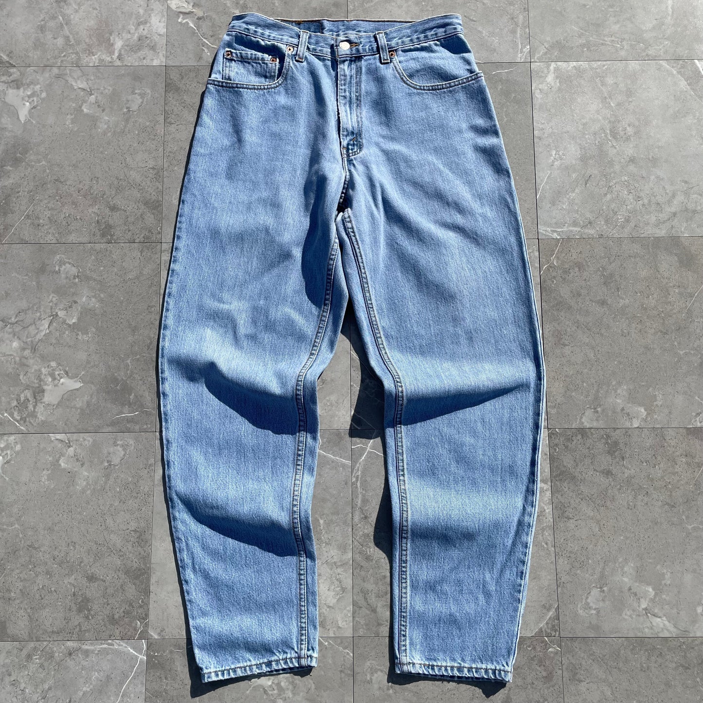 90s Levi's 560 Denim Made in Canada Denim 31x32 KiiChain Clothing