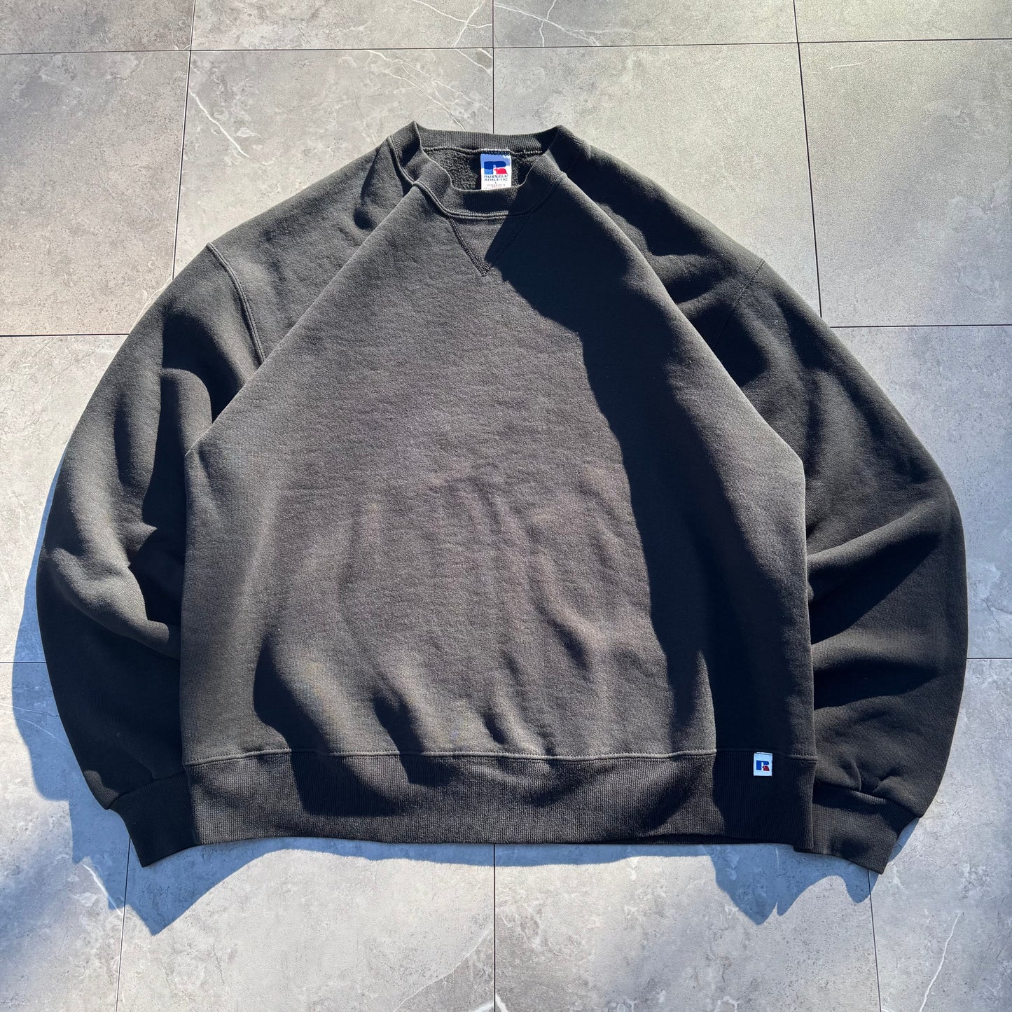 90s Russell Athletic Black Blank Sweatshirt KiiChain Clothing