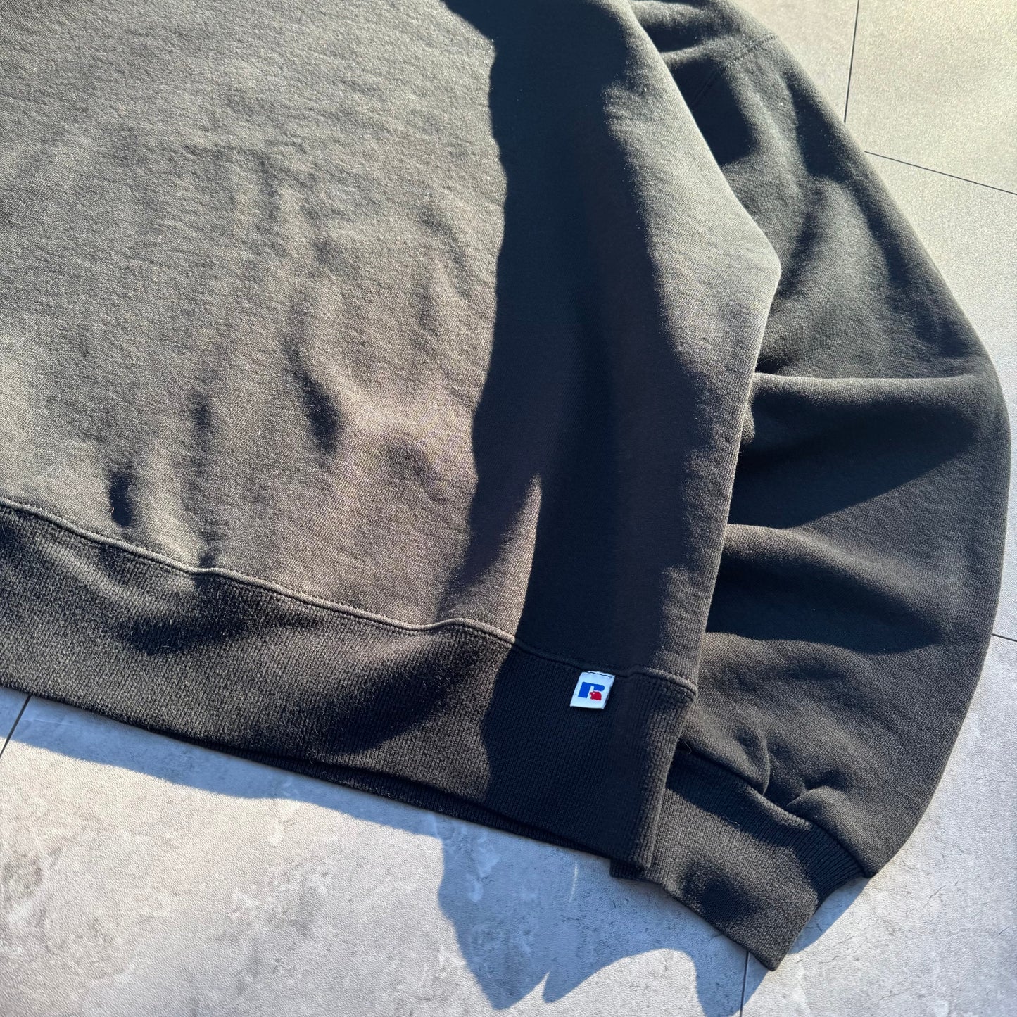 90s Russell Athletic Black Blank Sweatshirt KiiChain Clothing