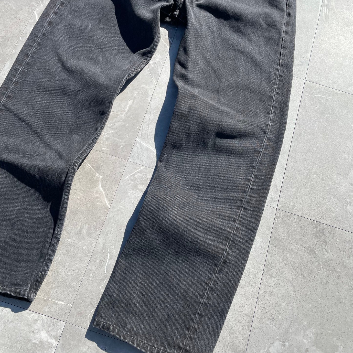 90s Levi's 501 Made in USA Black Denim 34x30 KiiChain Clothing