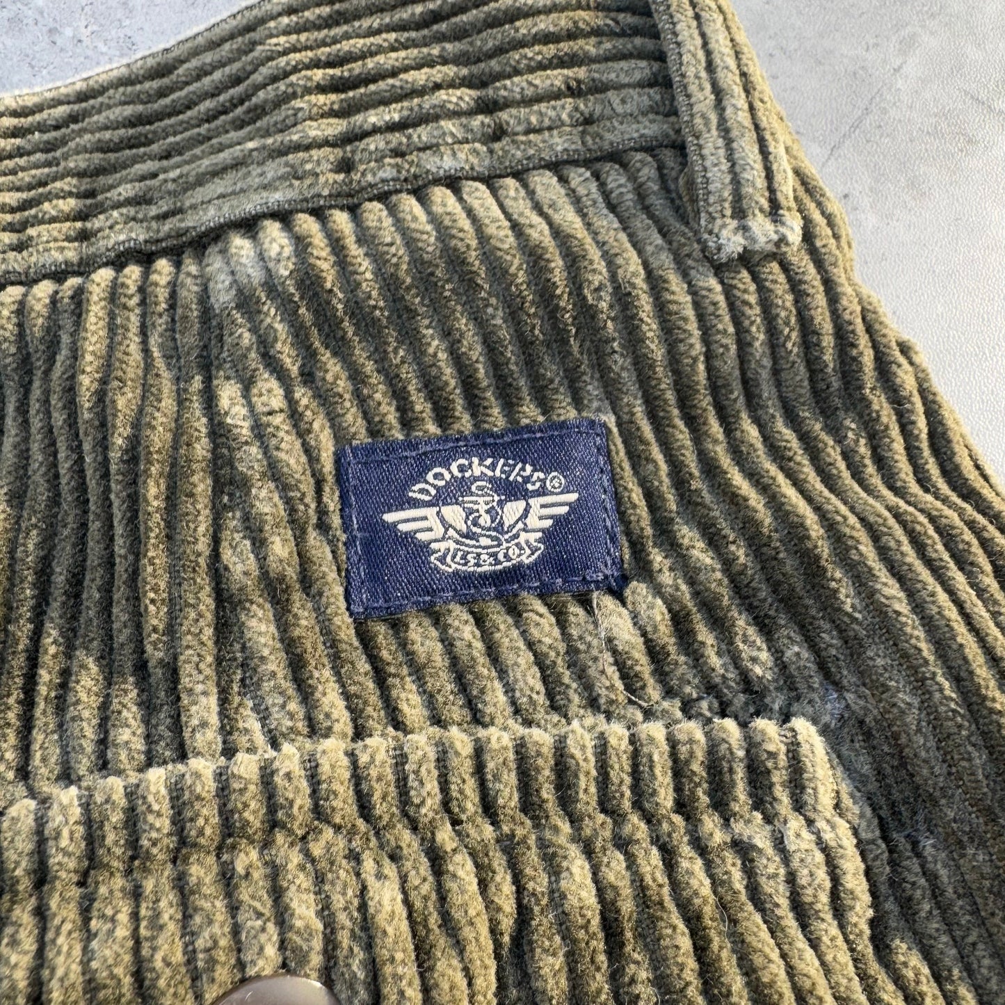 90s Dockers Olive Green Pleated Corduroy Pants 36x29 KiiChain Clothing