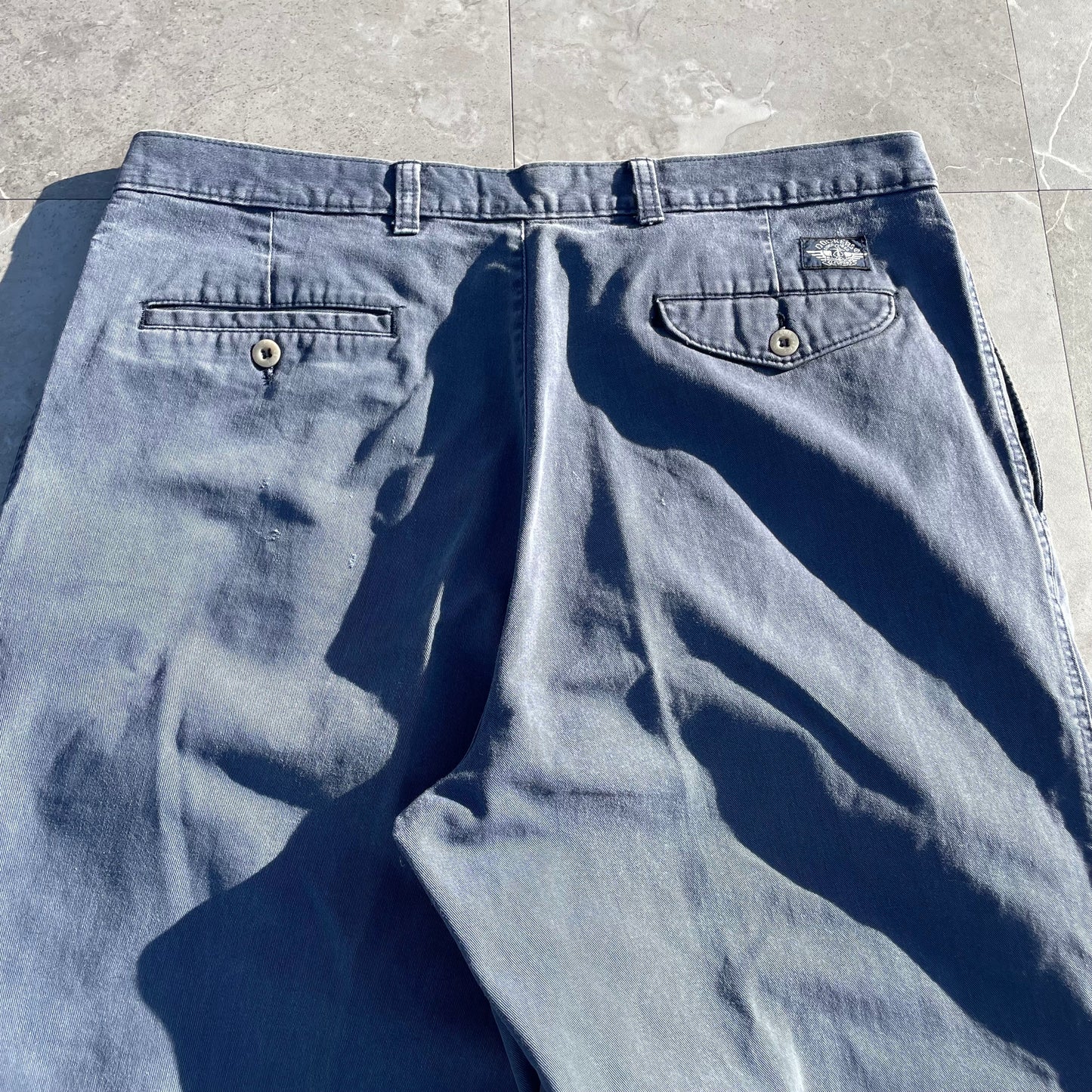 80s-90s Dockers Made in USA Two-Tuck Pleated Faded Blue Chino Pants 33x31 KiiChain Clothing