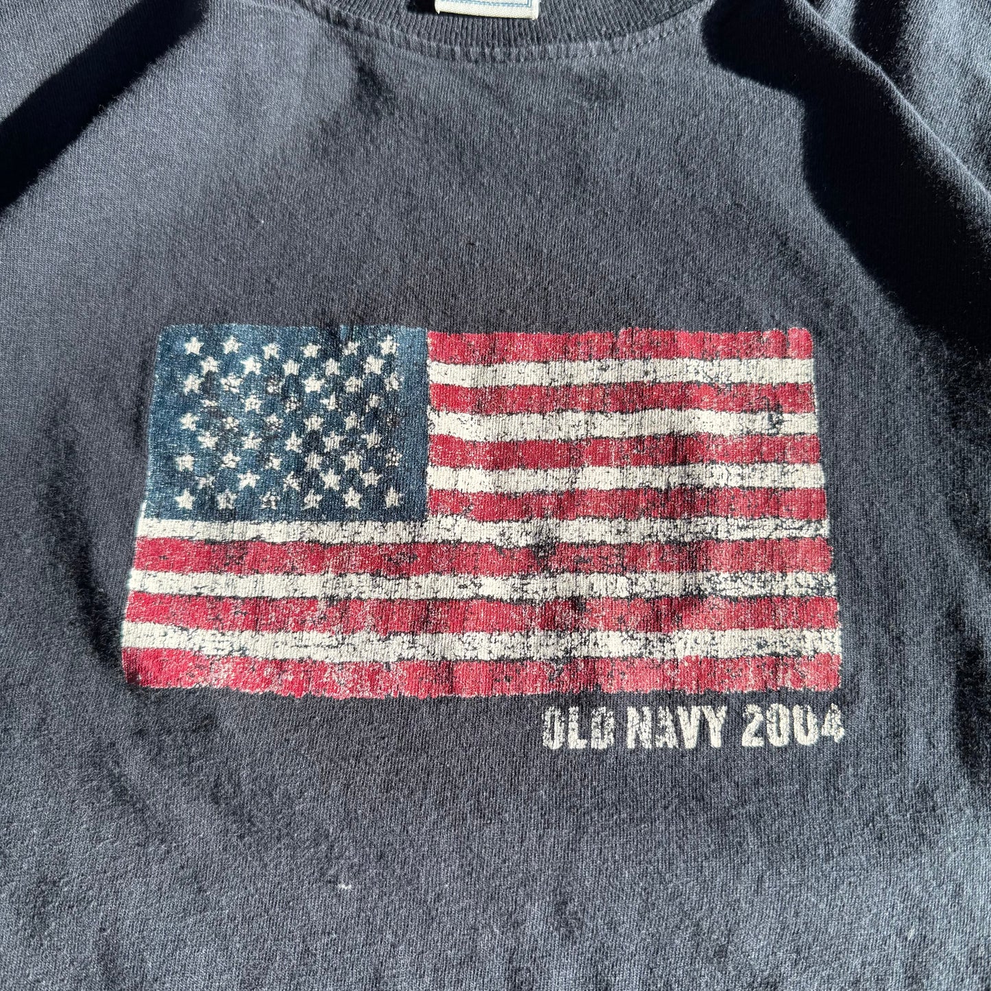 00s Old Navy 2004 American Flag Faded Tee KiiChain Clothing