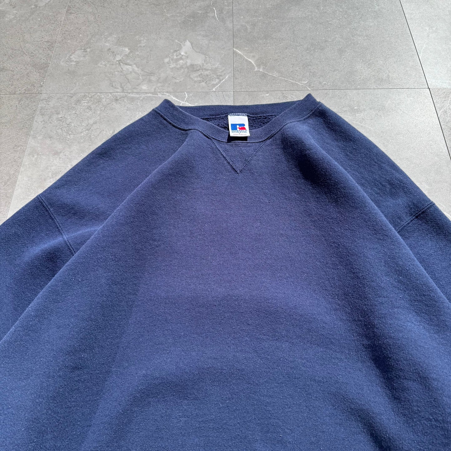 90s Russell Athletic Navy Crewneck Sweatshirt KiiChain Clothing