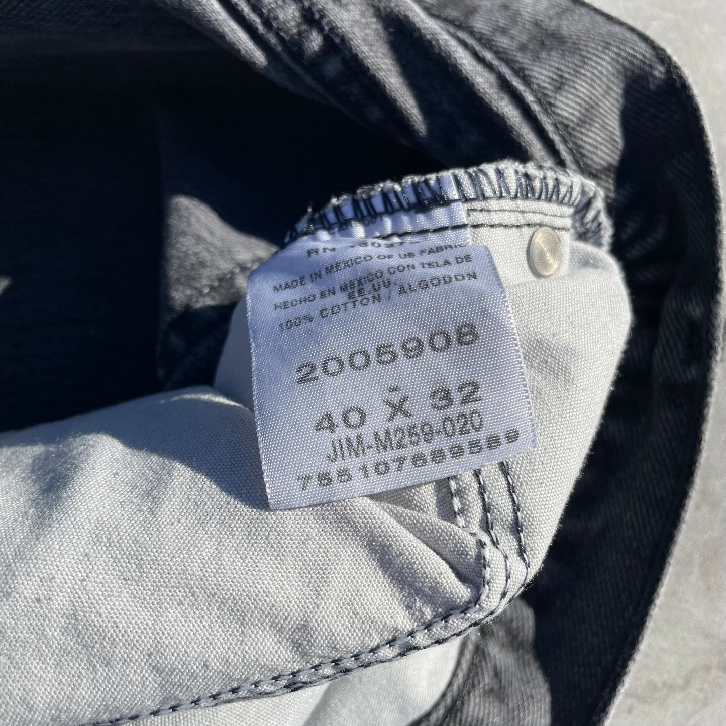 90s-00s Lee Straight Wide Fit Black Denim 40x32 KiiChain Clothing