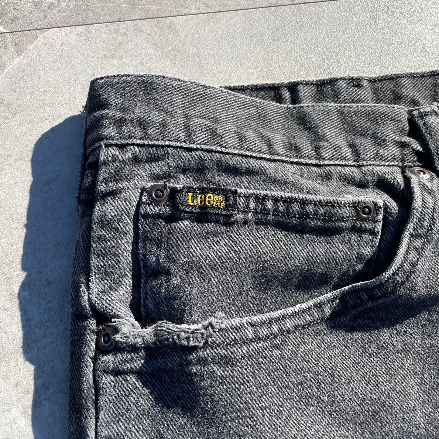 90s-00s Lee Straight Wide Fit Black Denim 40x32 KiiChain Clothing