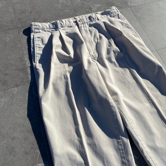 90s Bill Blass Two-Tuck Pleated Off-White/Cream Chino Pants KiiChain Clothing