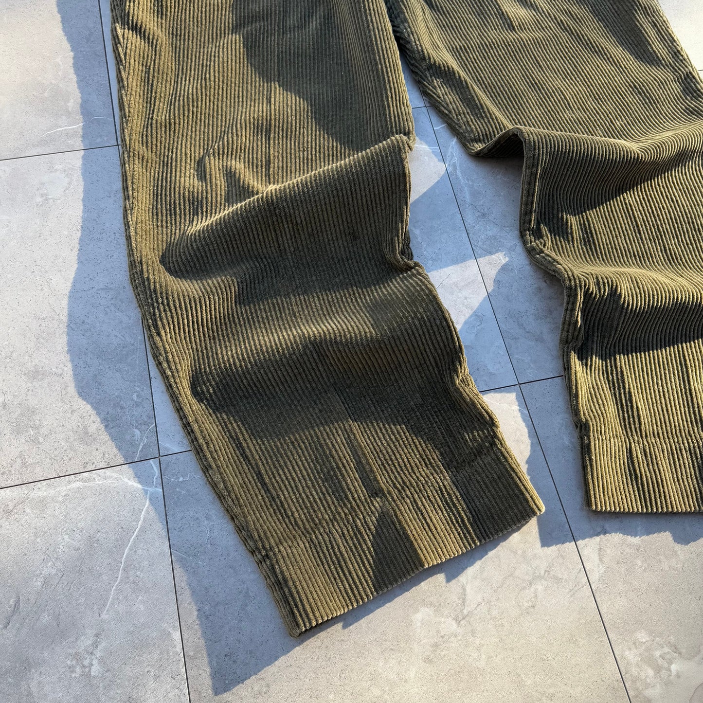 90s Dockers Olive Green Pleated Corduroy Pants 36x29 KiiChain Clothing