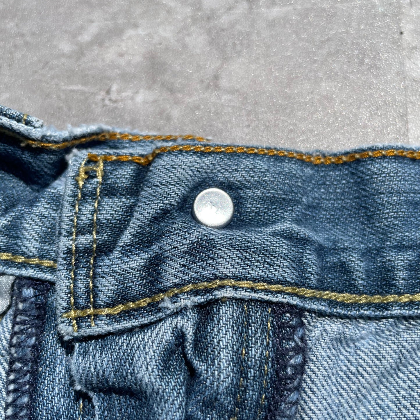 00s Levi’s Silver Tab Baggy Fit Denim 30x30 KiiChain Clothing