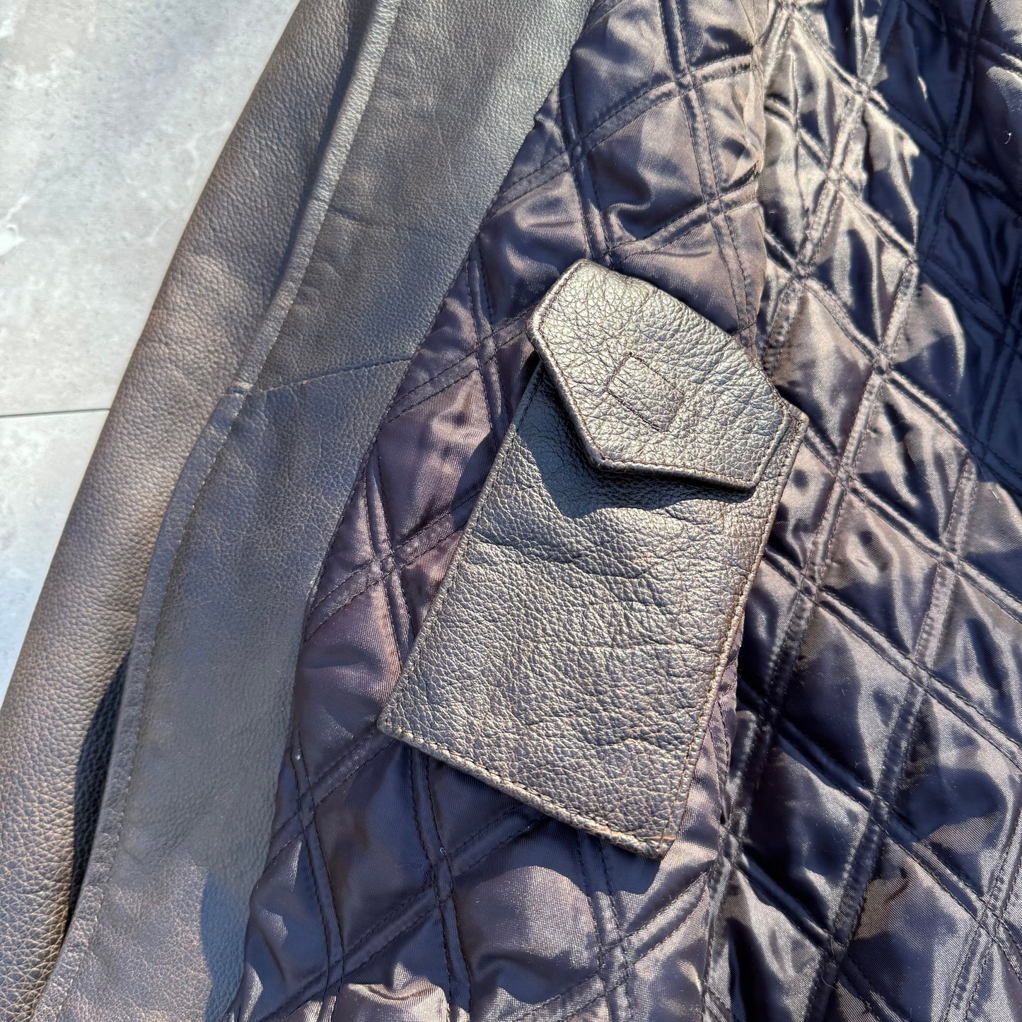 90s-00s St. John's Bay Brown Leather Jacket KiiChain Clothing