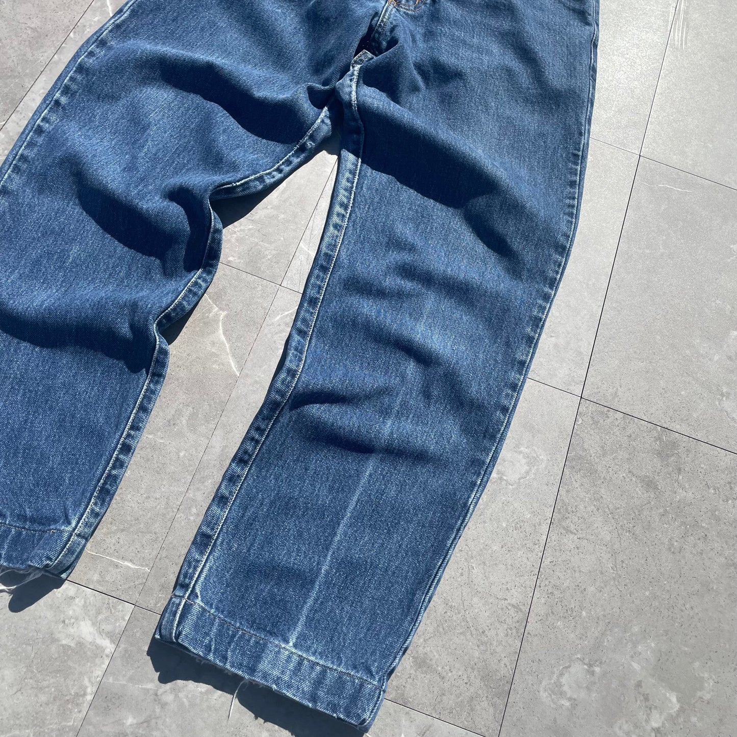 90s GUESS Classic Straight Fit Denim Size 32 KiiChain Clothing