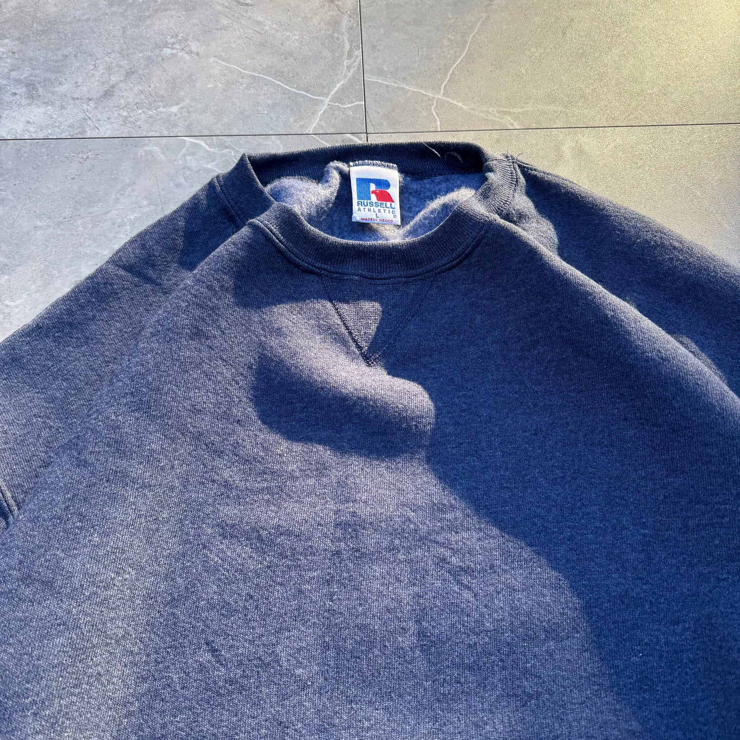 90s Russell Athletic Navy Blank Sweatshirt KiiChain Clothing