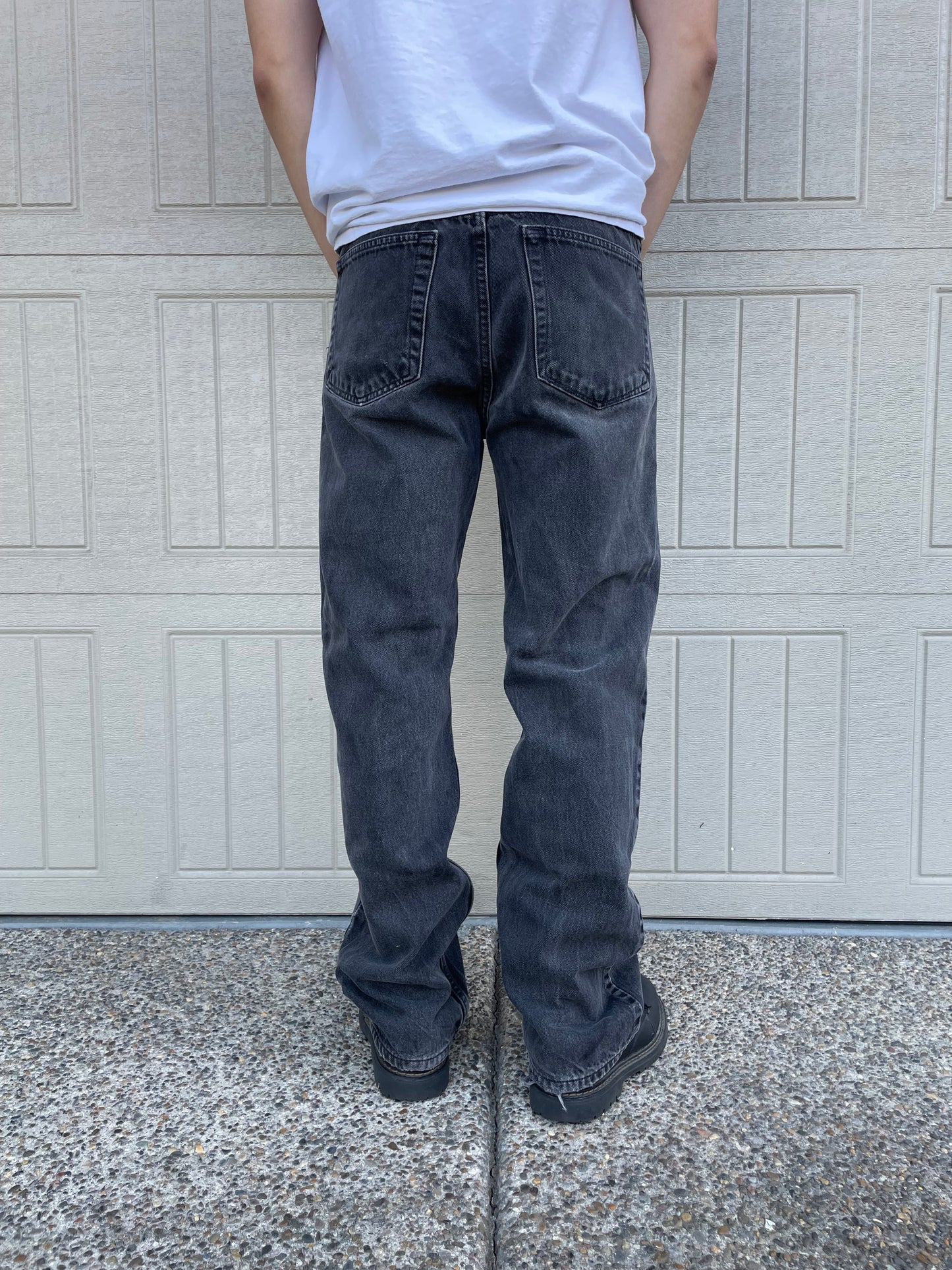 90s-00s Old Navy Loose Straight Fit Black Denim 33x34 KiiChain Clothing