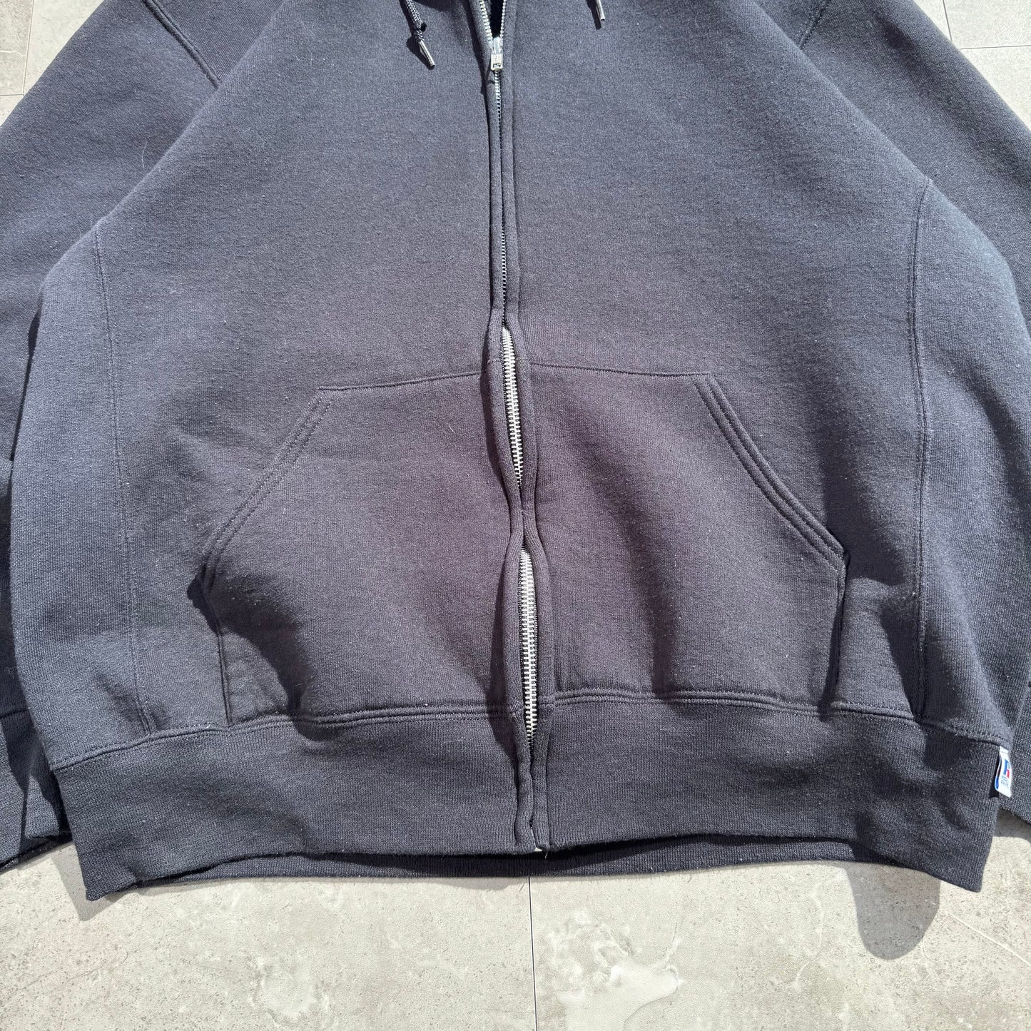 00s Russell Athletic Black Zip-Up Sweatshirt KiiChain Clothing
