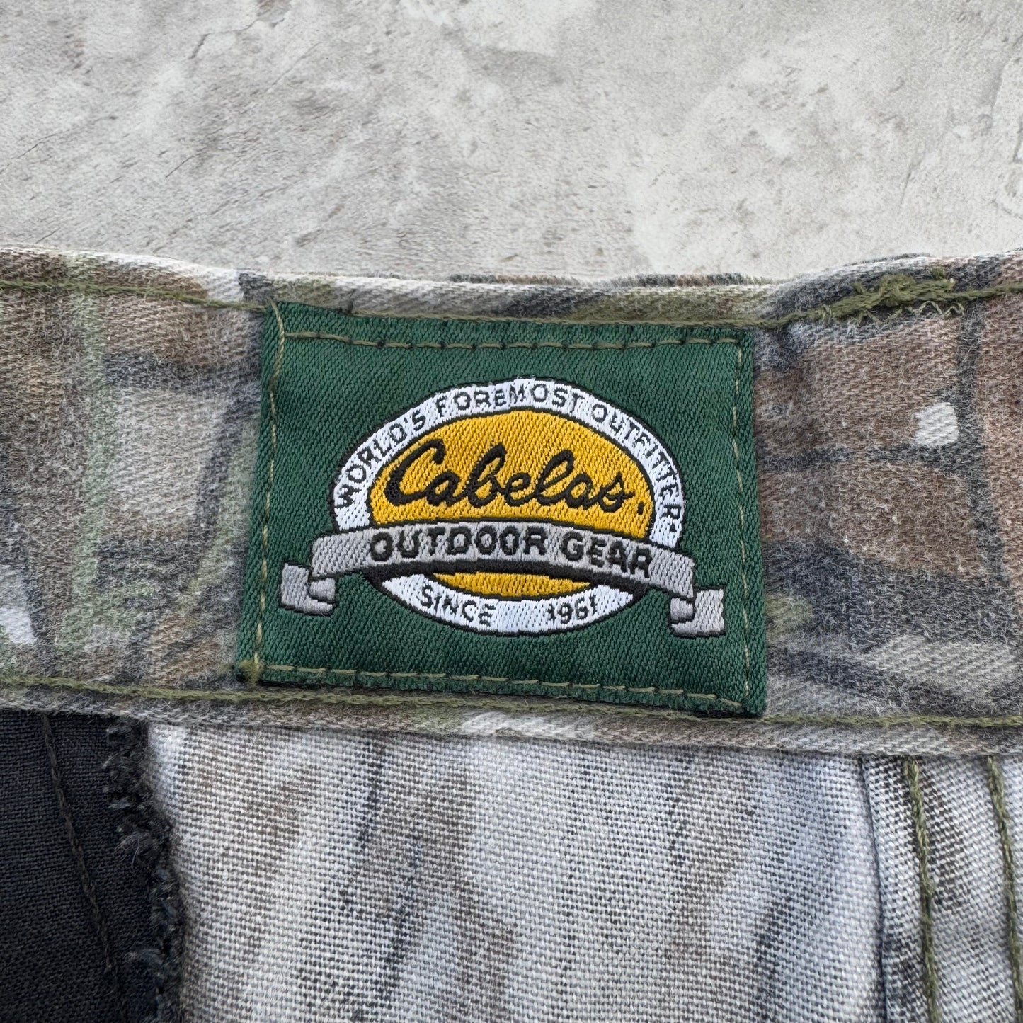 90s Cabela's Made in USA Real Tree Camo Pants Size 34 KiiChain Clothing