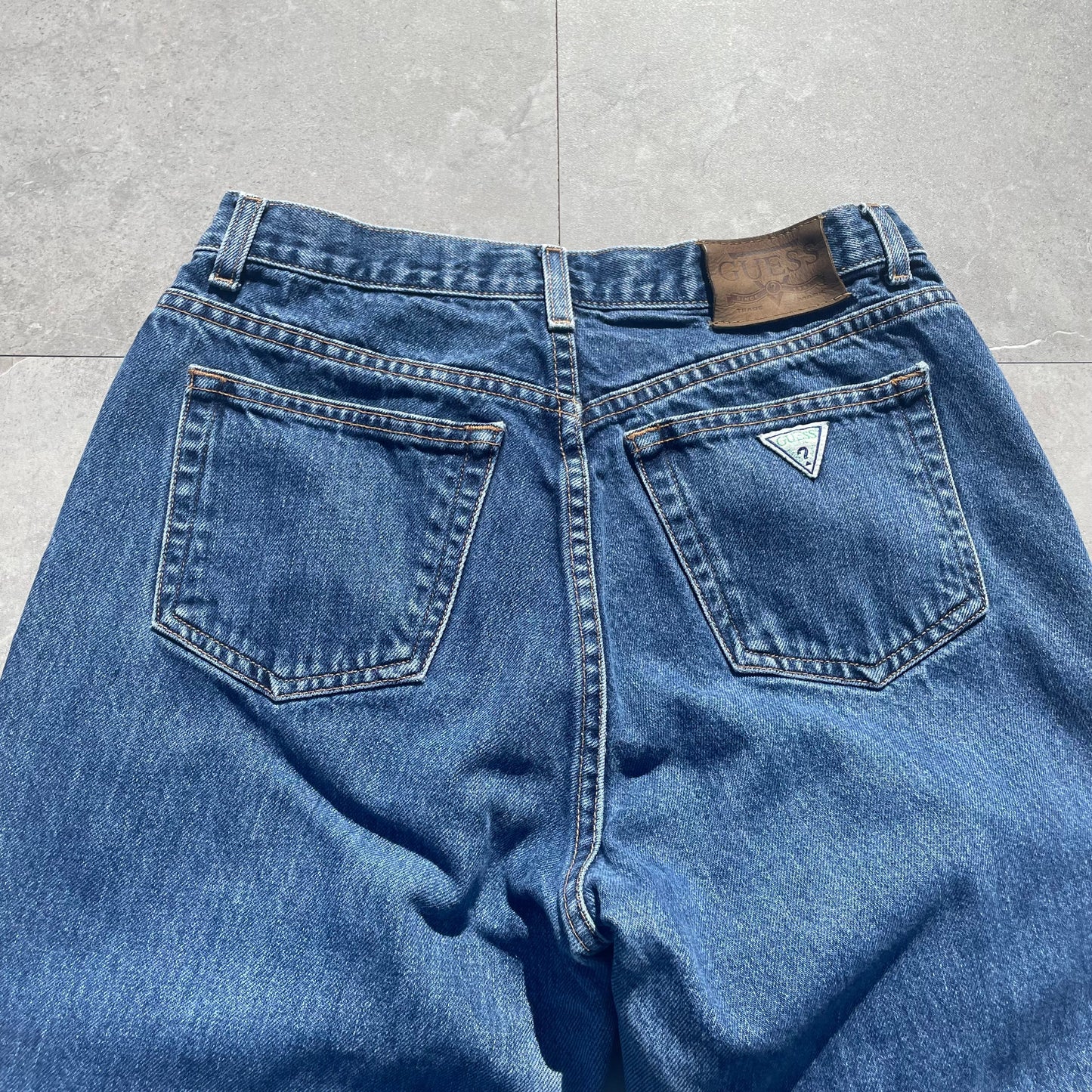 90s GUESS Classic Straight Fit Denim Size 32 KiiChain Clothing