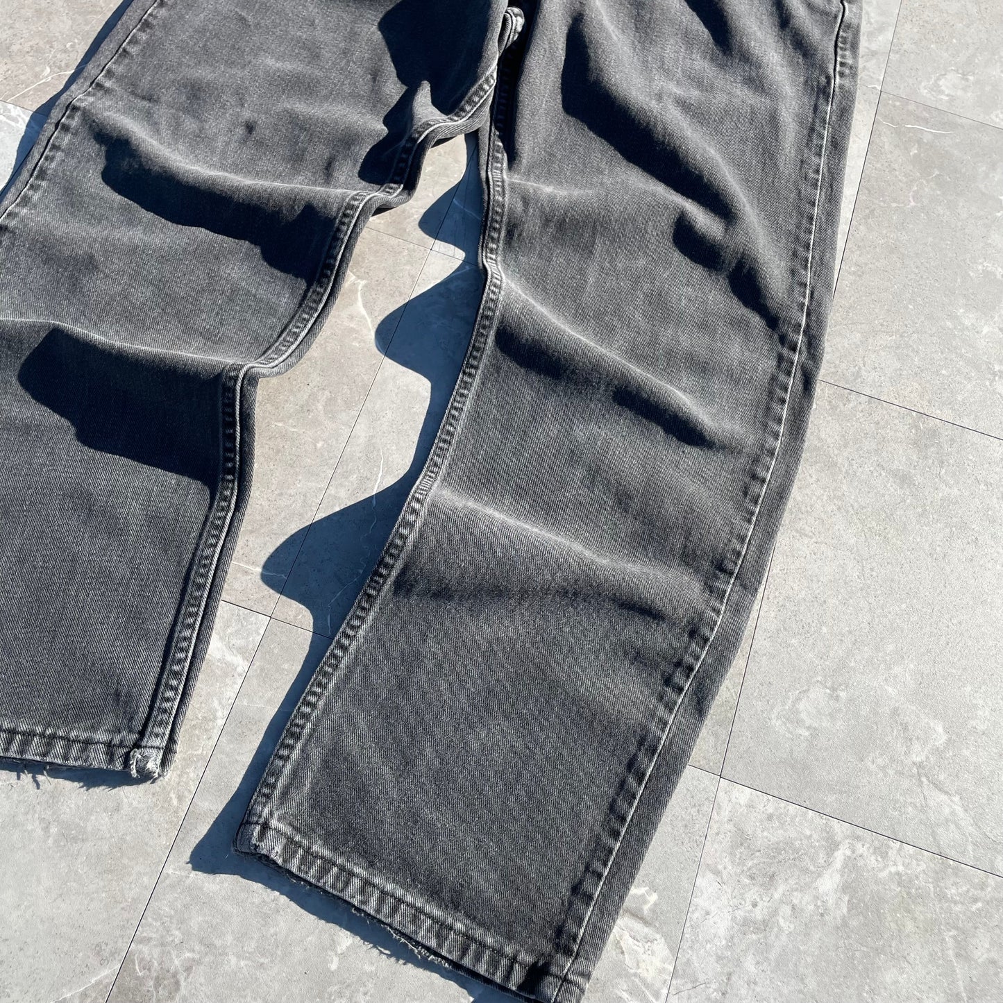 90s-00s Lee Straight Wide Fit Black Denim 40x32 KiiChain Clothing