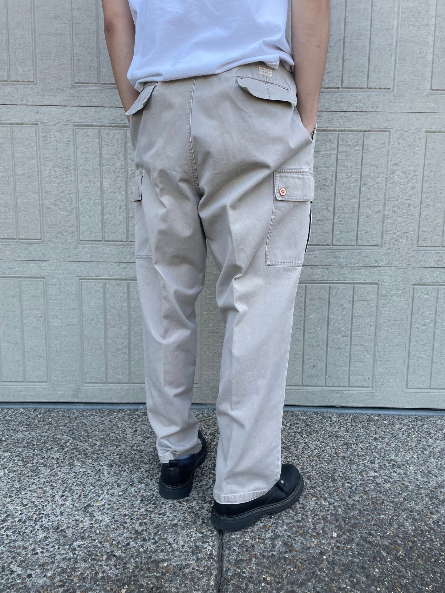90s-00s Ralph Lauren Cream/Off-White Cargo Chino Pants 35x30 KiiChain Clothing