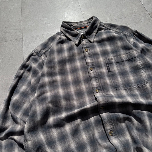 00s Columbia Shadow Checkered Shirt KiiChain Clothing