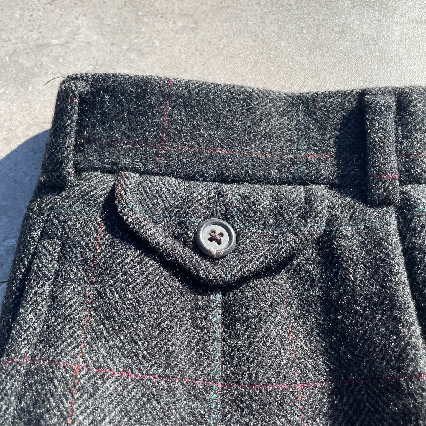 80s-90s Ralph Lauren Dark Gray Two-Tuck Pleated Checkered Wool Slacks KiiChain Clothing