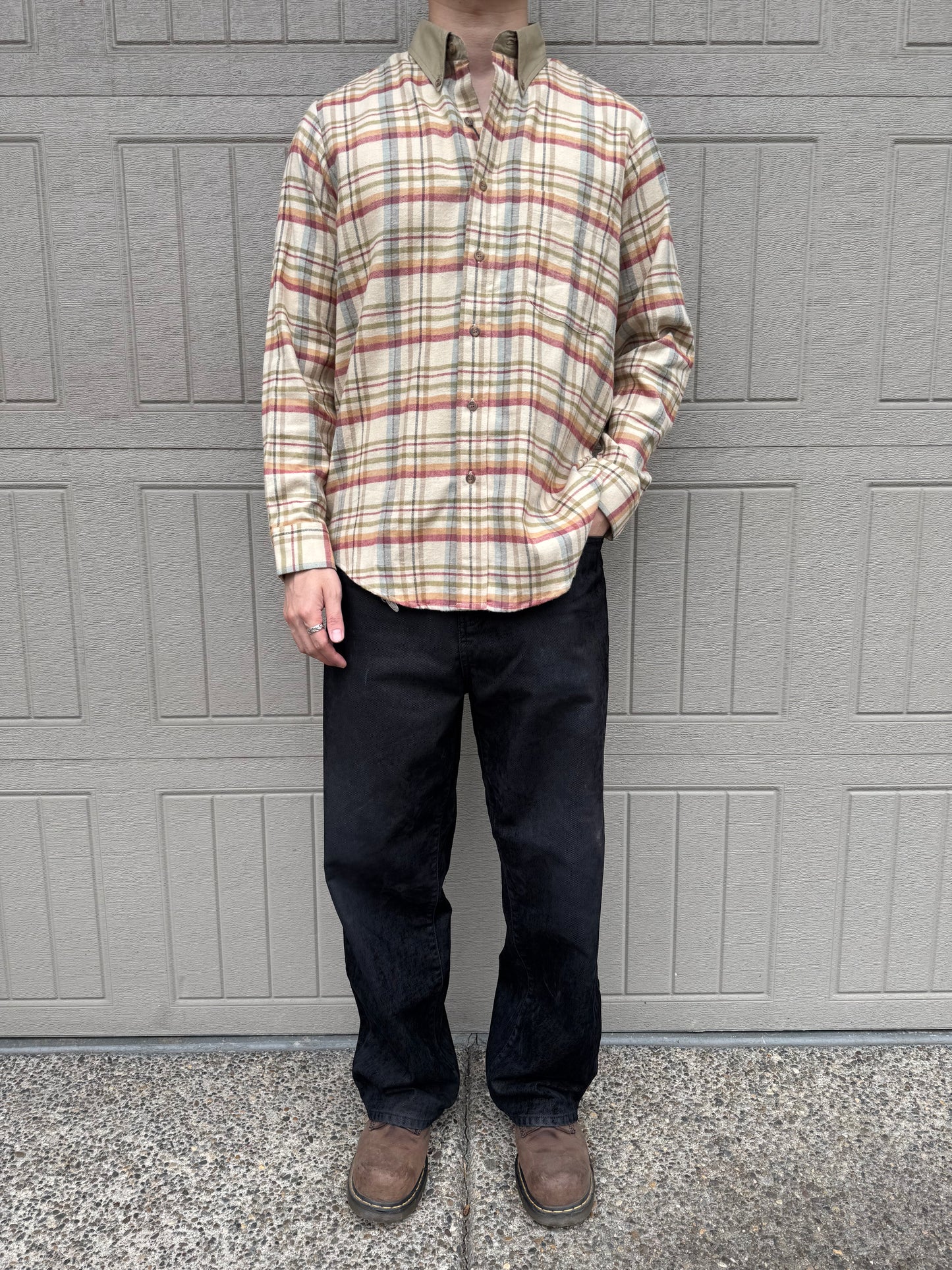 90s-00s Claybrooke Outdoors Beige Checkered Flannel Button Down Shirt